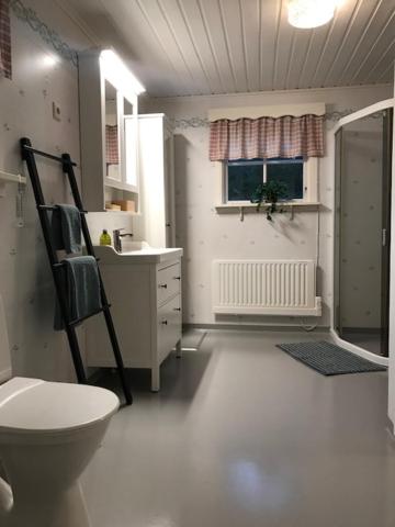 Hus Marie - schwedischer Waldhof in idyllischer Alleinlage mit Kamin