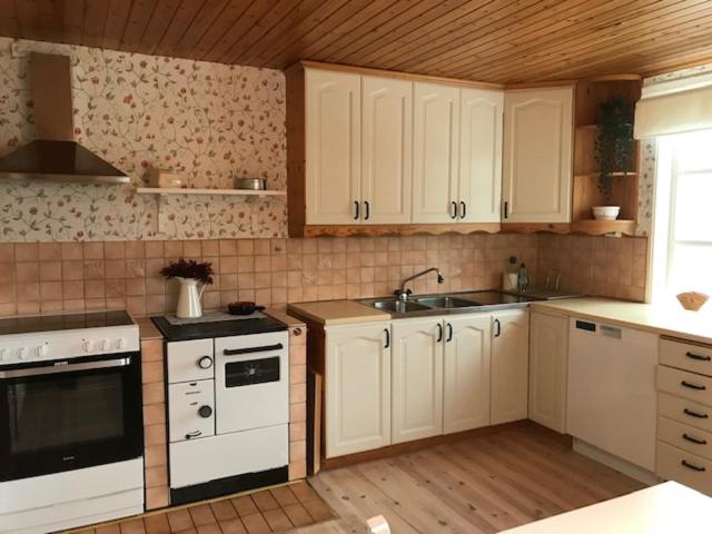 Hus Marie - schwedischer Waldhof in idyllischer Alleinlage mit Kamin