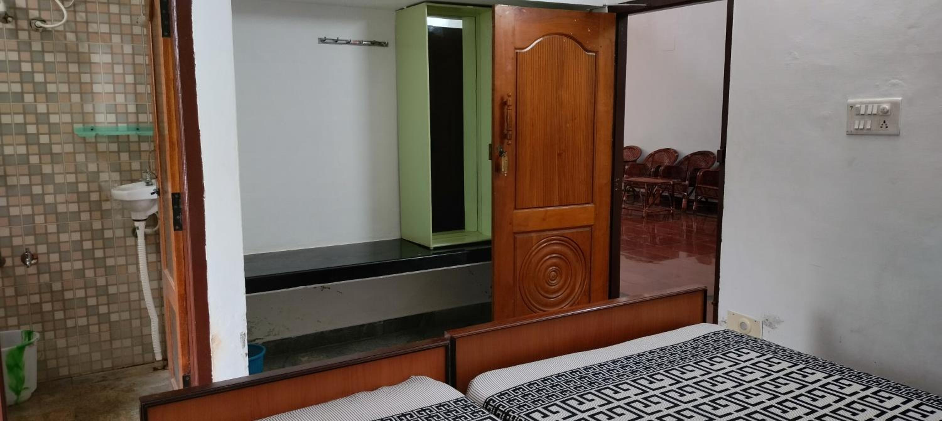 RAJA PALACE RESORT & MiNi Hotel