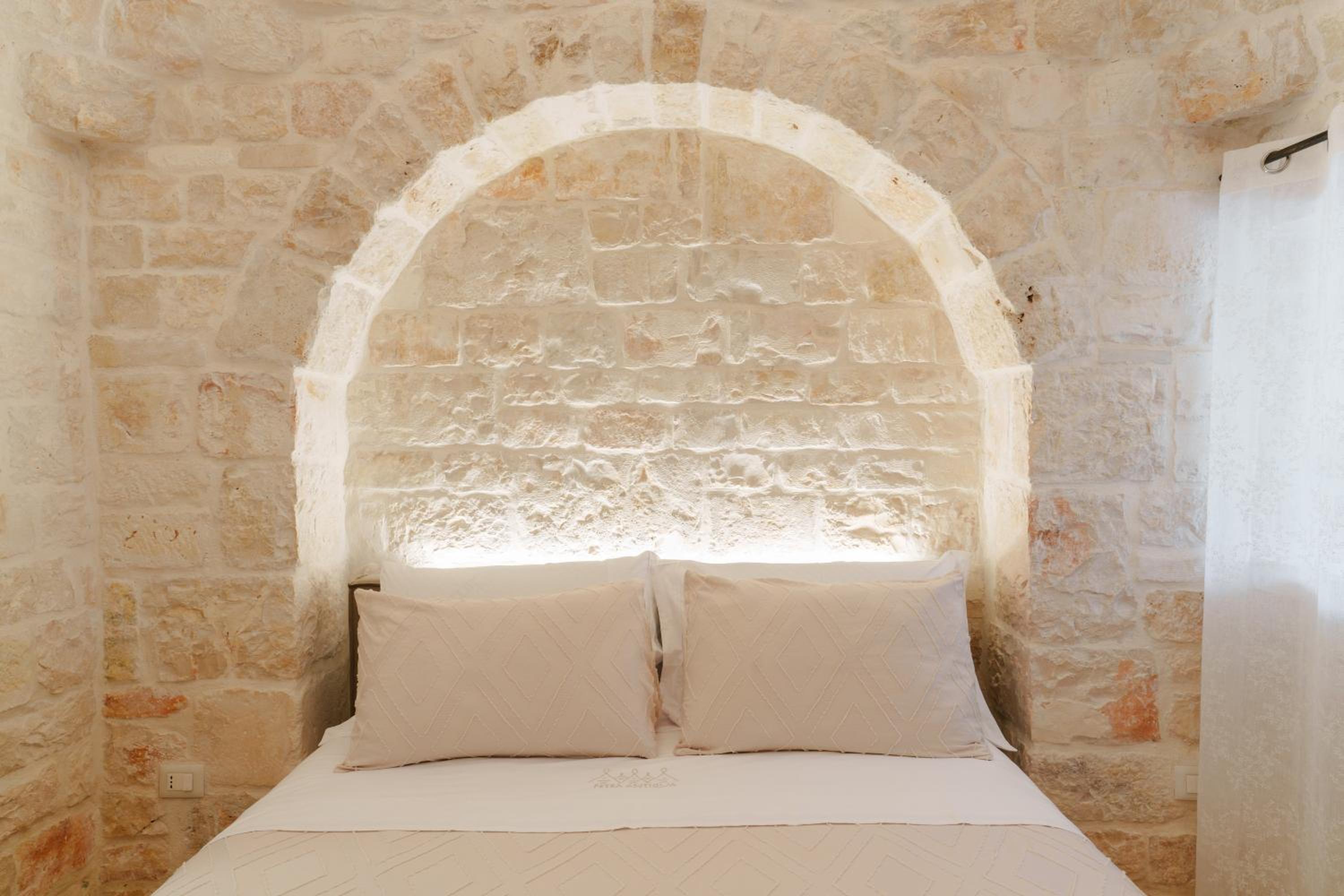 Trulli Petrantiqua con piscina