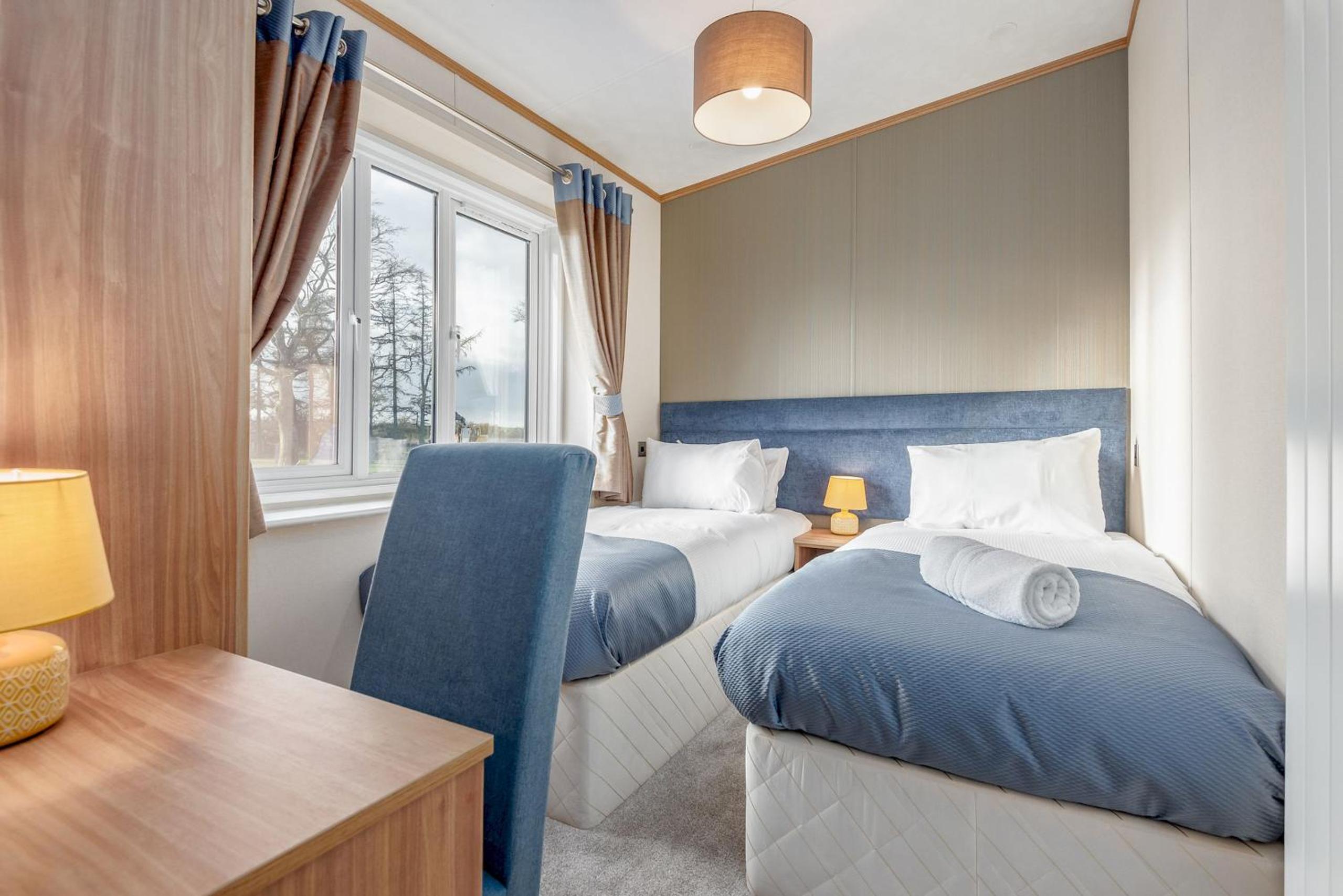 Lodge No 82 - Stewart's Resort Cameron view 2