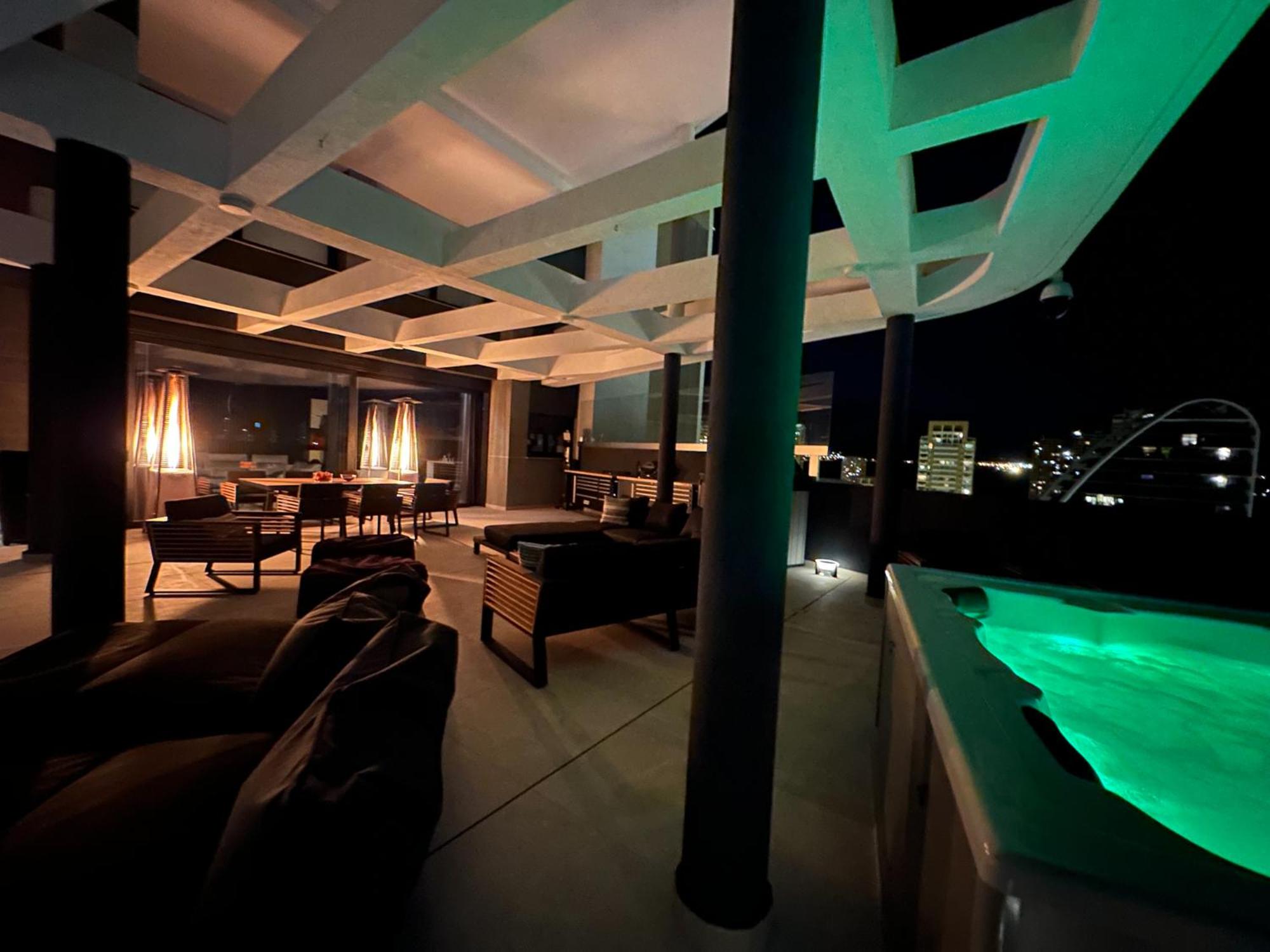 SUNSET CLIFFS VIP APARTMENT