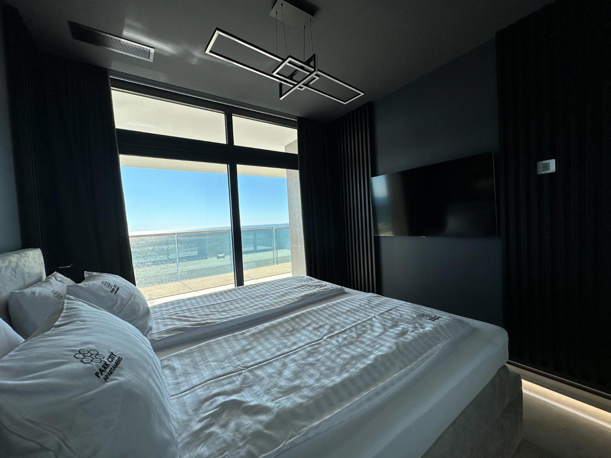 SUNSET CLIFFS VIP APARTMENT
