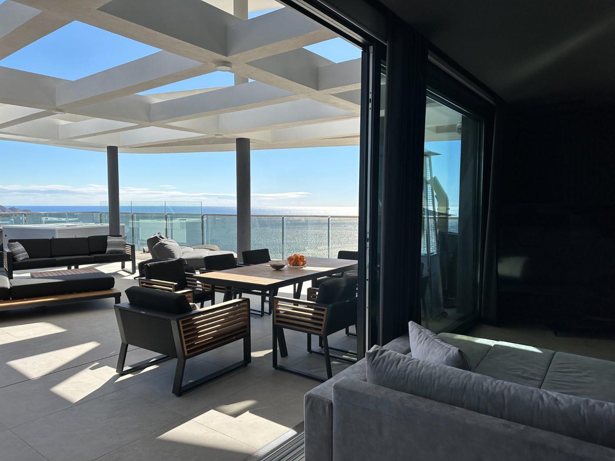 SUNSET CLIFFS VIP APARTMENT