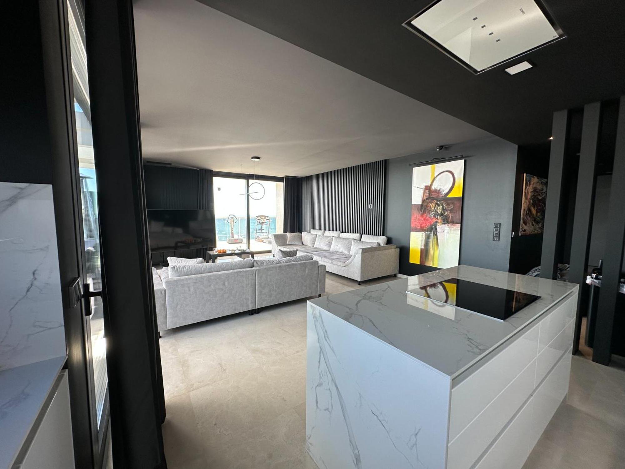SUNSET CLIFFS VIP APARTMENT