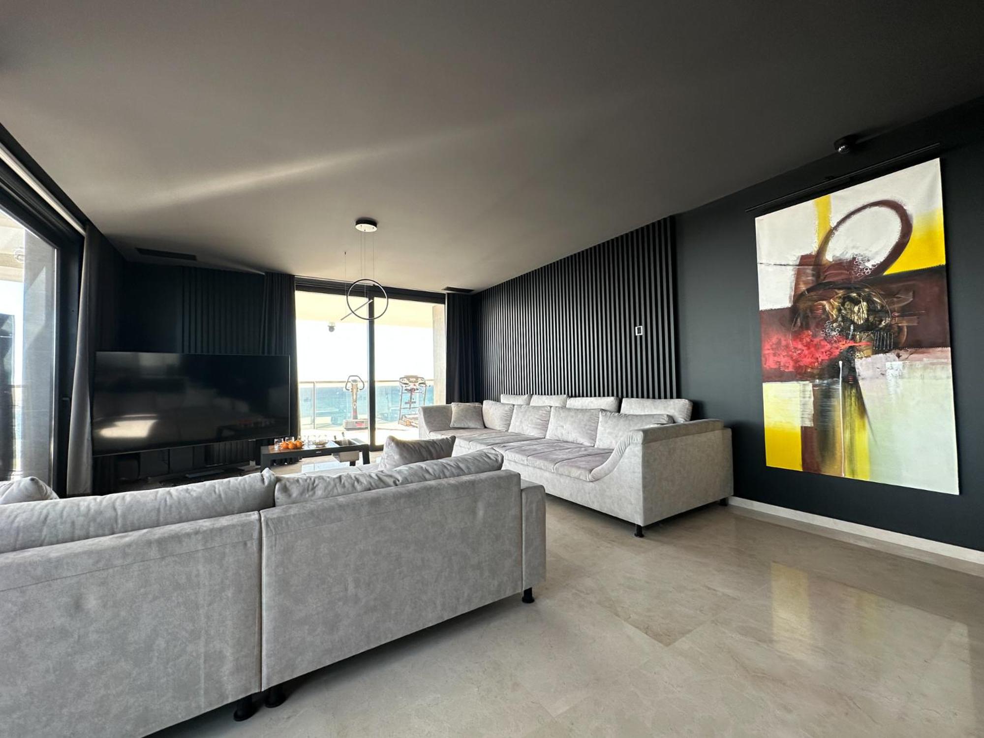 SUNSET CLIFFS VIP APARTMENT