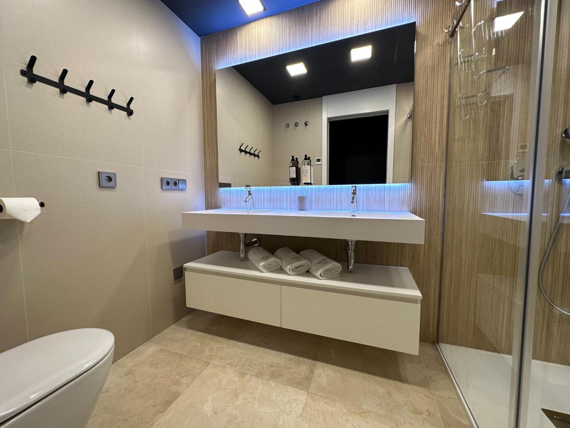 SUNSET CLIFFS VIP APARTMENT