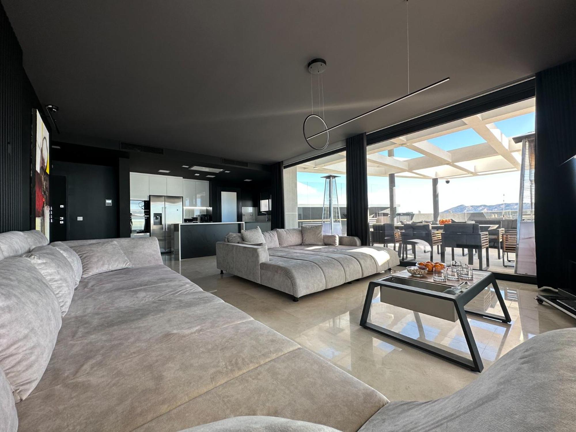 SUNSET CLIFFS VIP APARTMENT