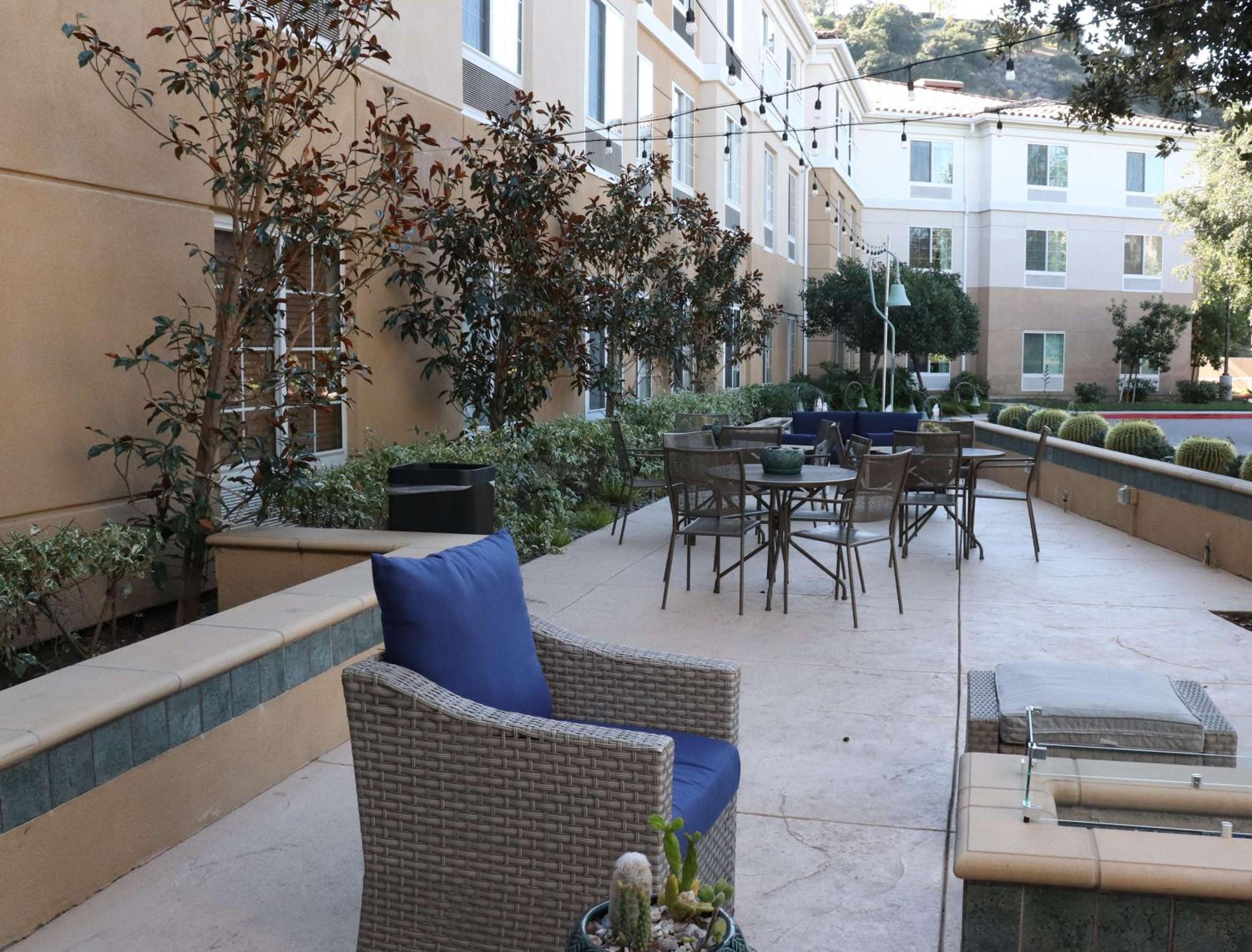 Hilton Garden Inn Calabasas - Property Image 22