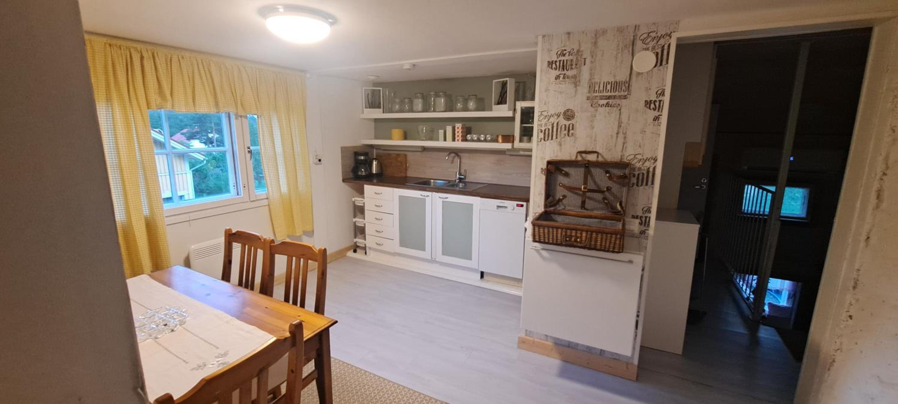 room in a furnished apartment