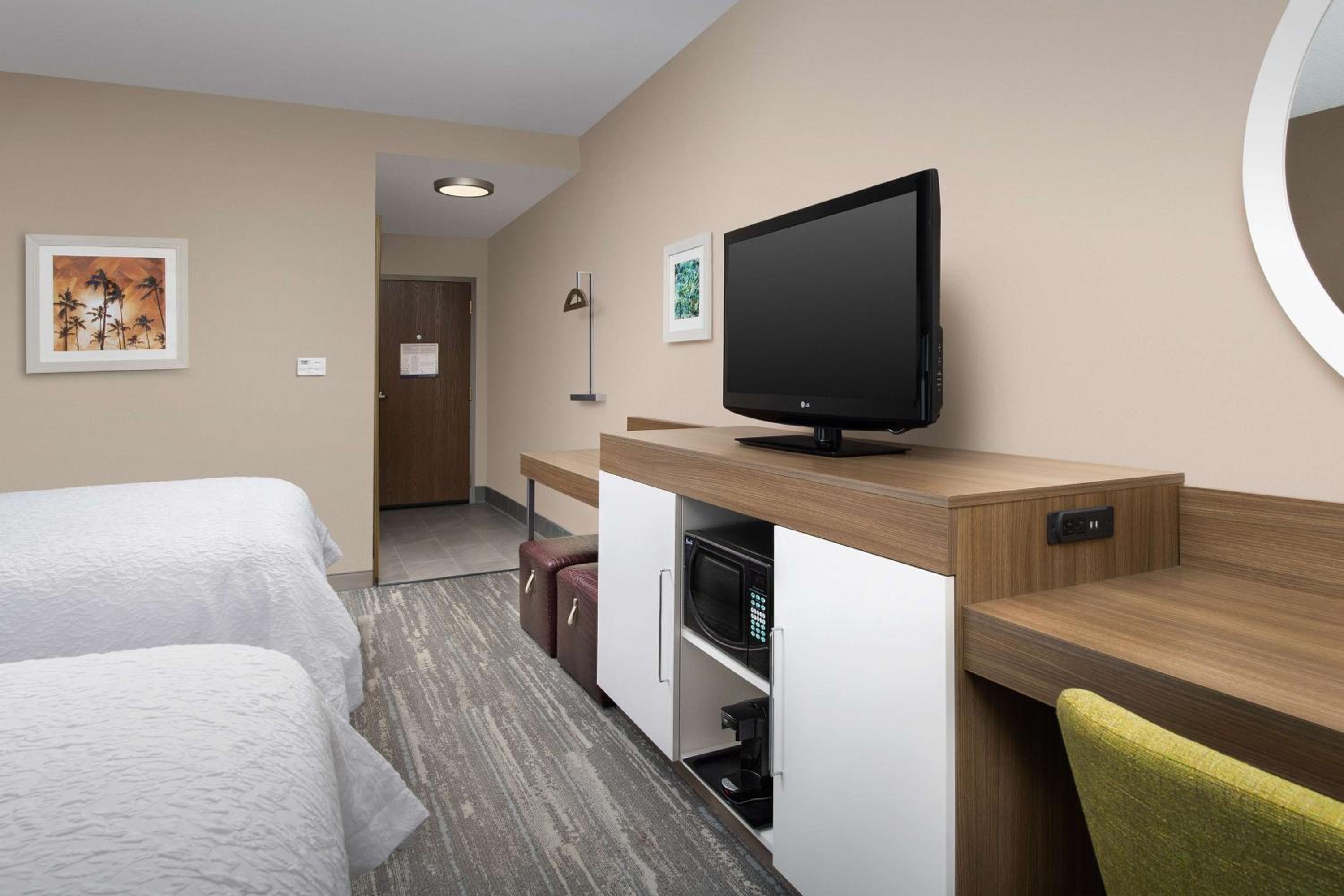 Lake City Vacations - Hampton Inn  Suites Lake City - Property Image 2