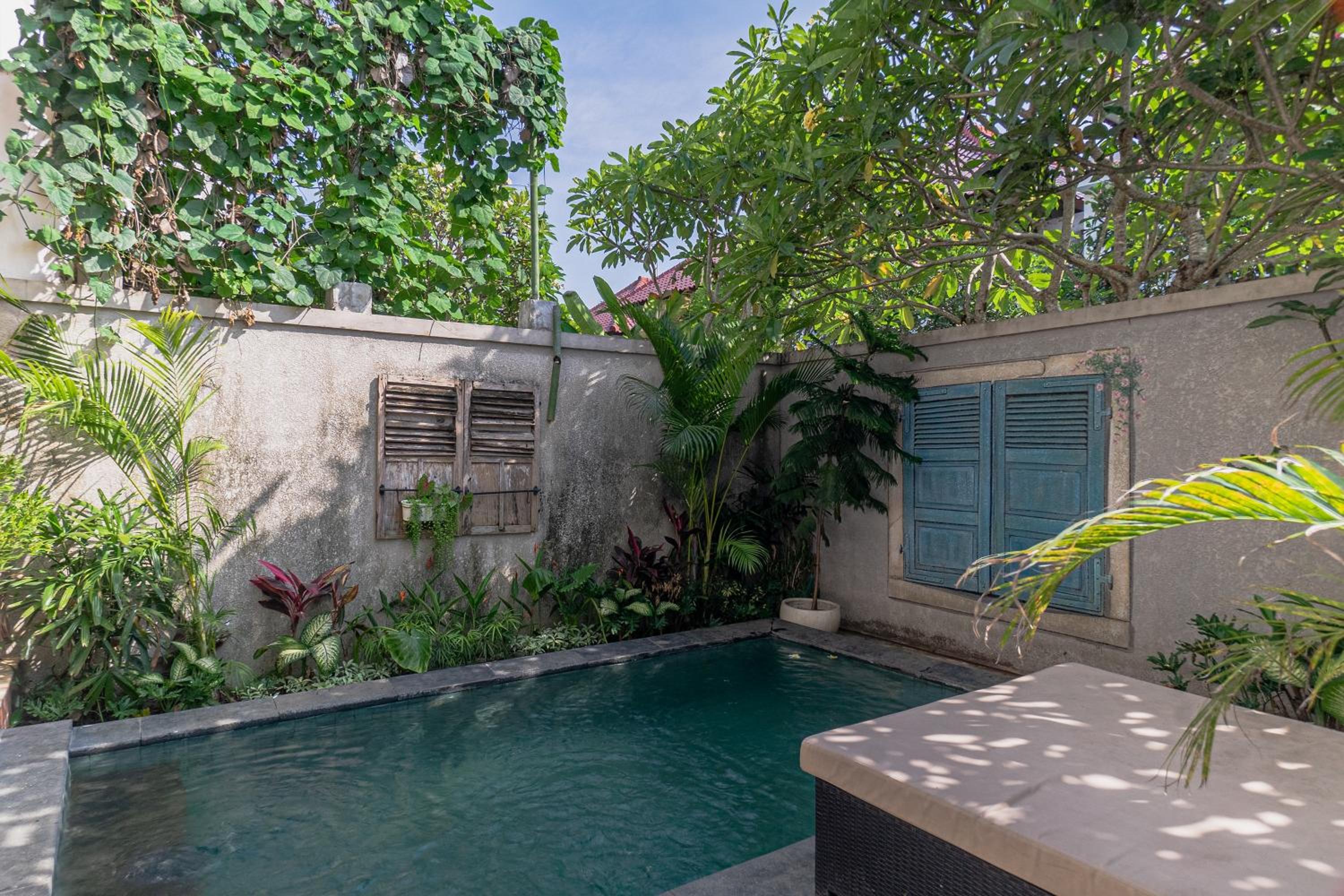 Villa Prasuci view 2