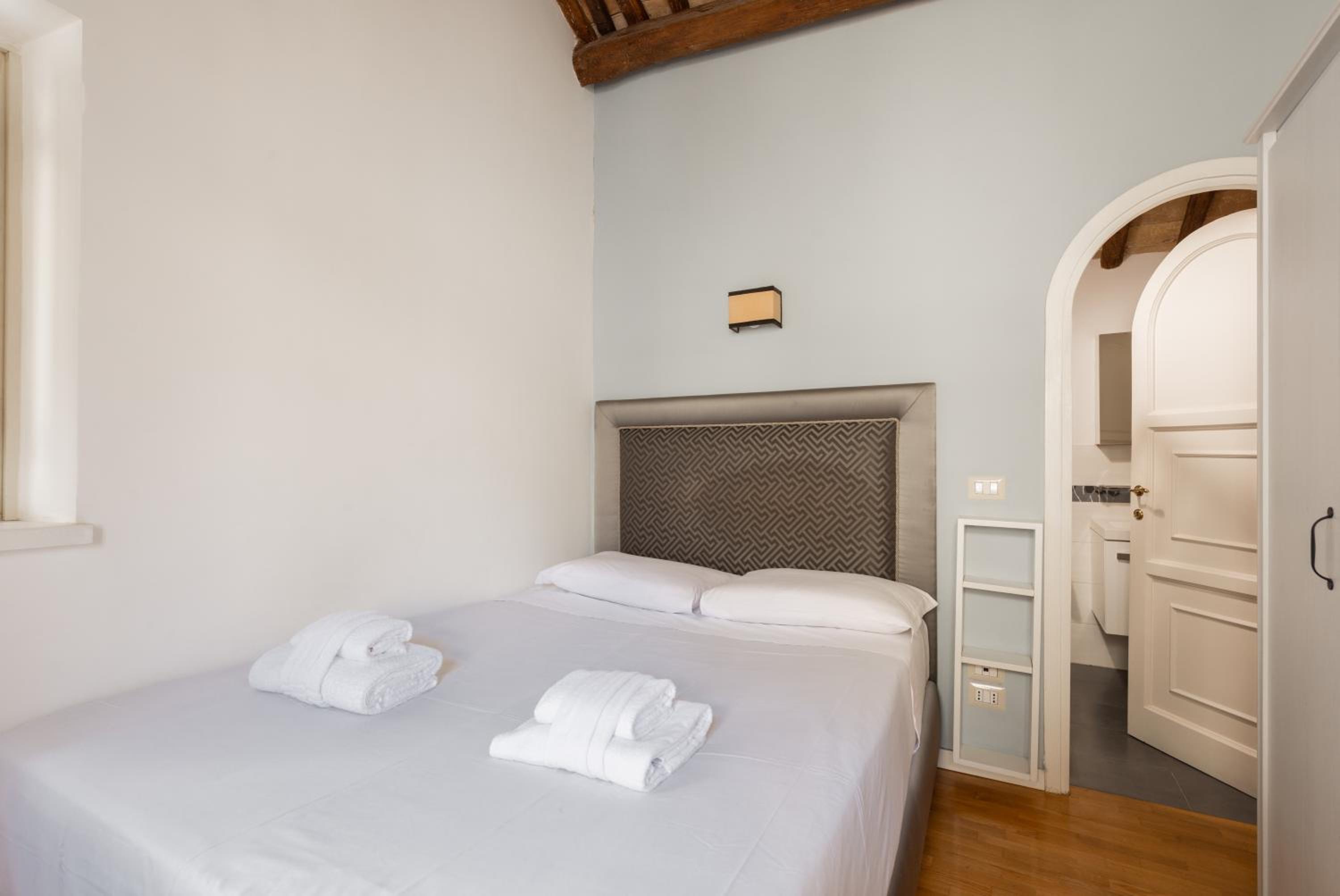 Pavone Centre Romantic Apartment