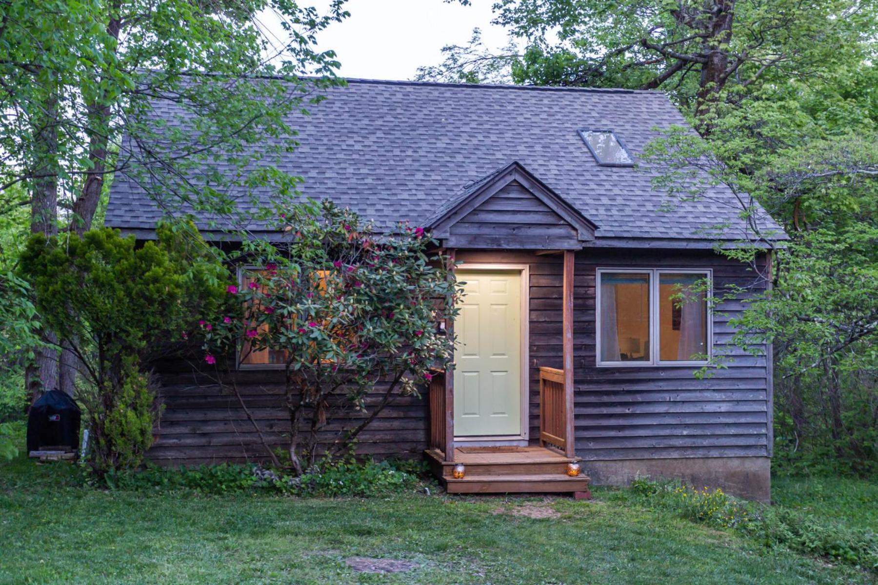 Love Ridge Mountain Lodging view 3