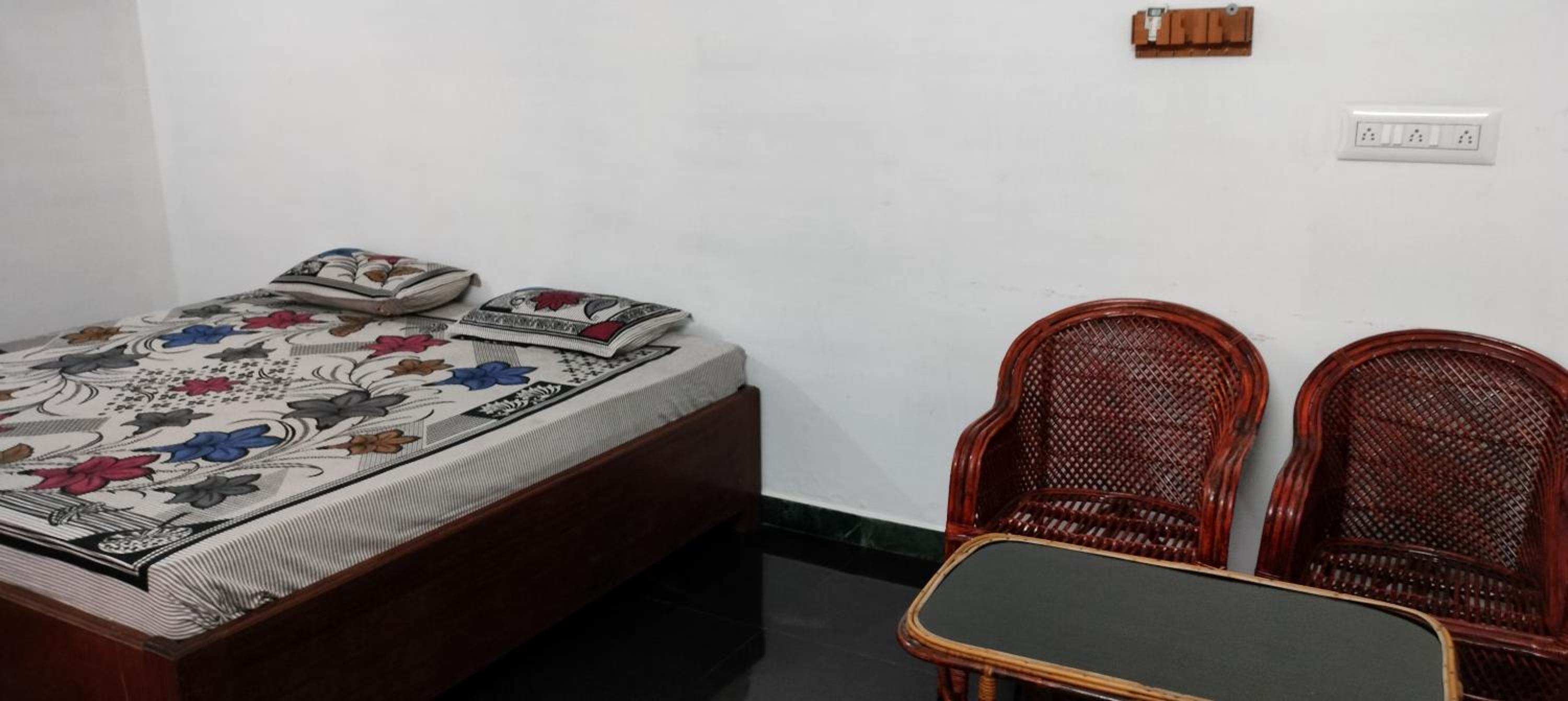 RAJA PALACE RESORT & MiNi Hotel