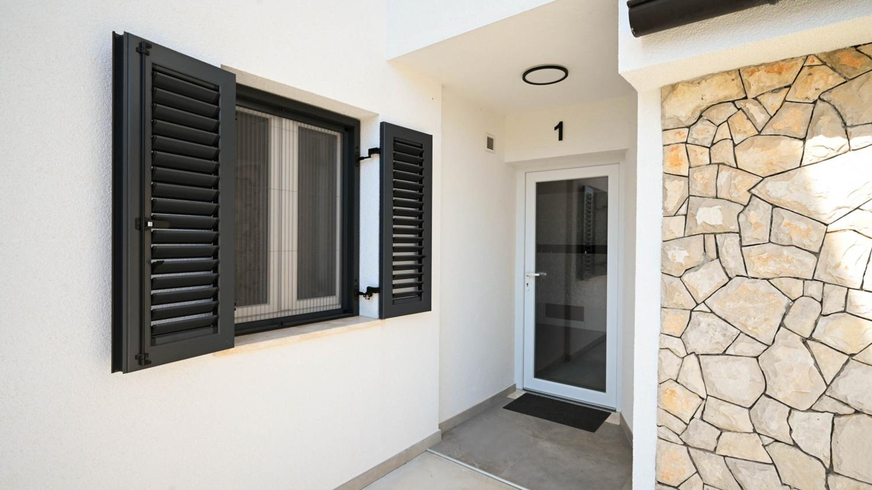 Casa Mira Apartments