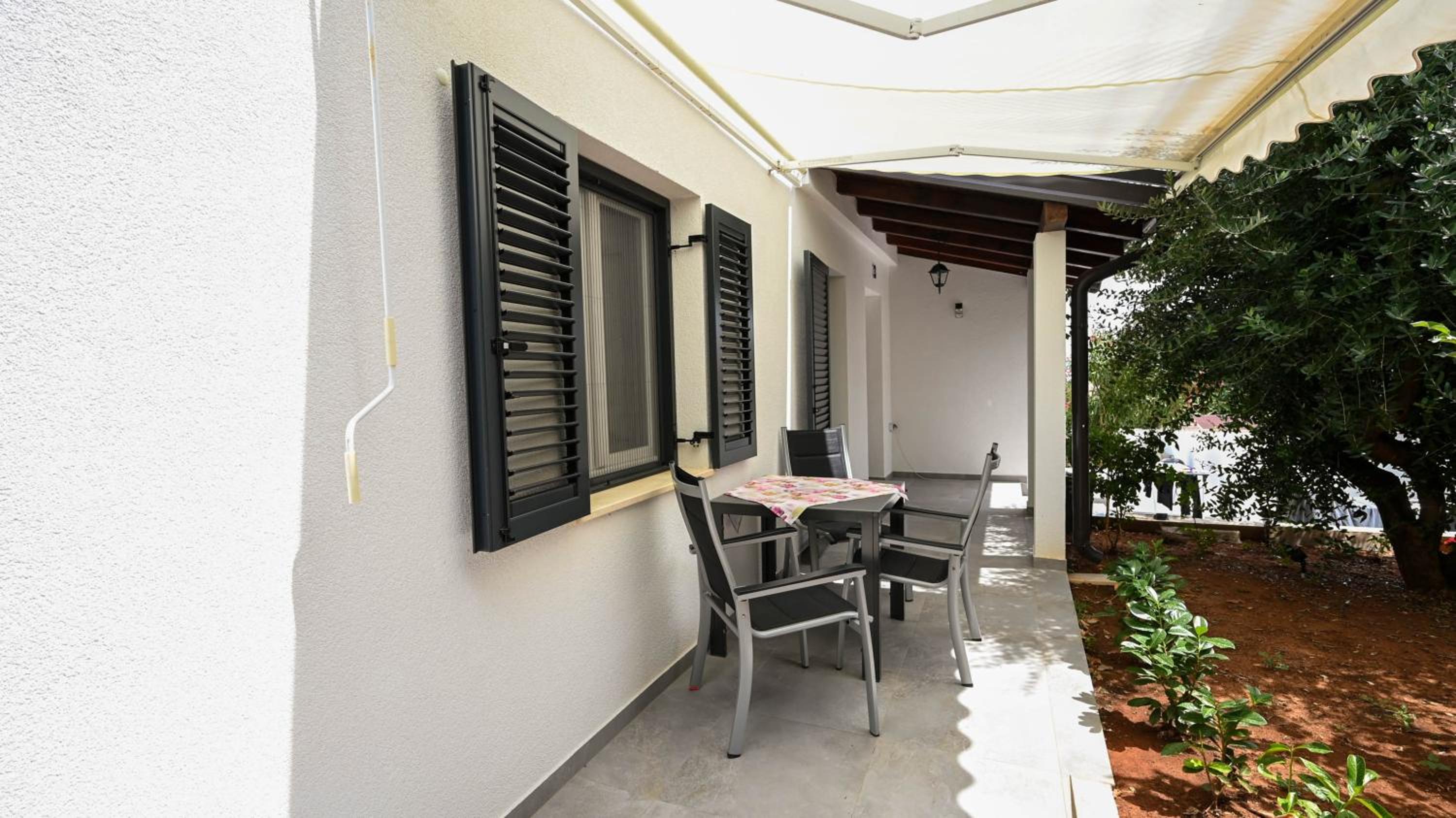 Casa Mira Apartments