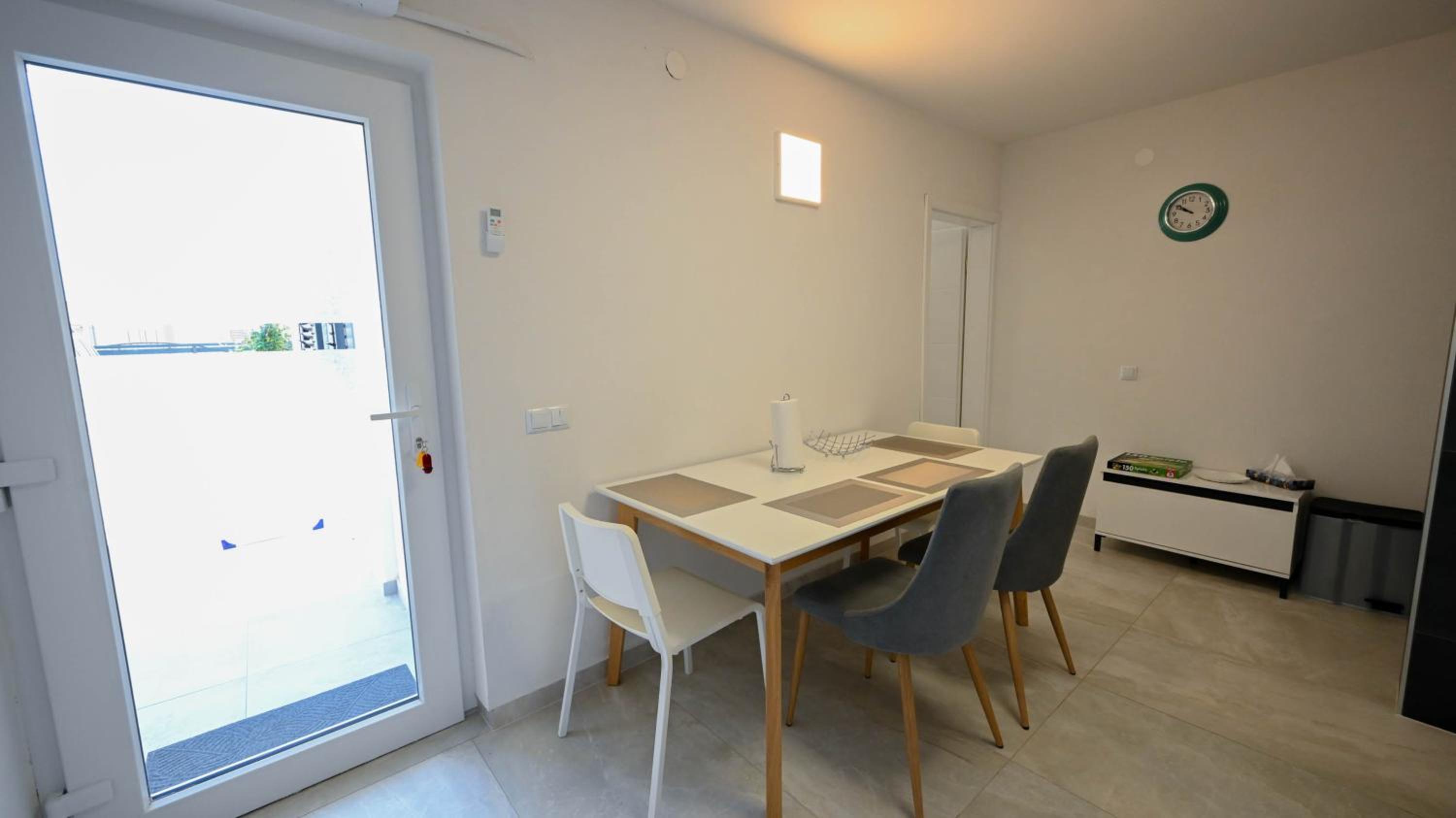 Casa Mira Apartments