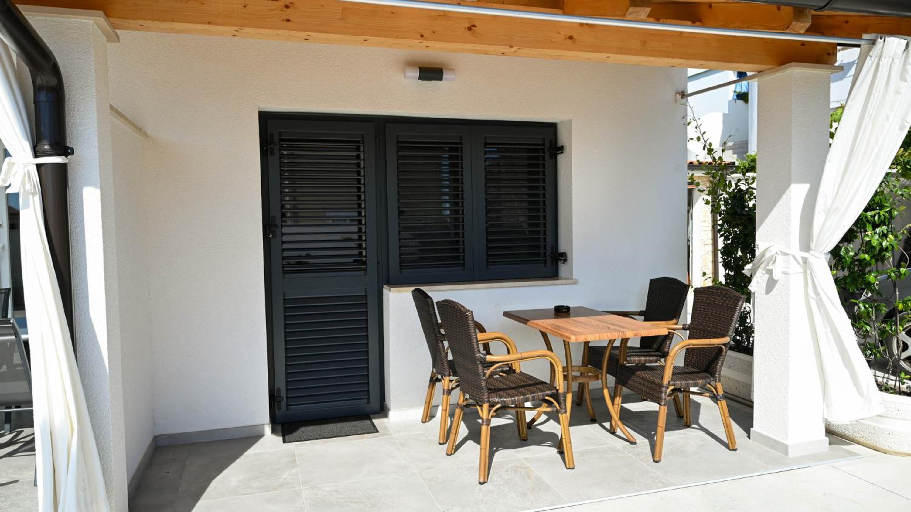 Casa Mira Apartments