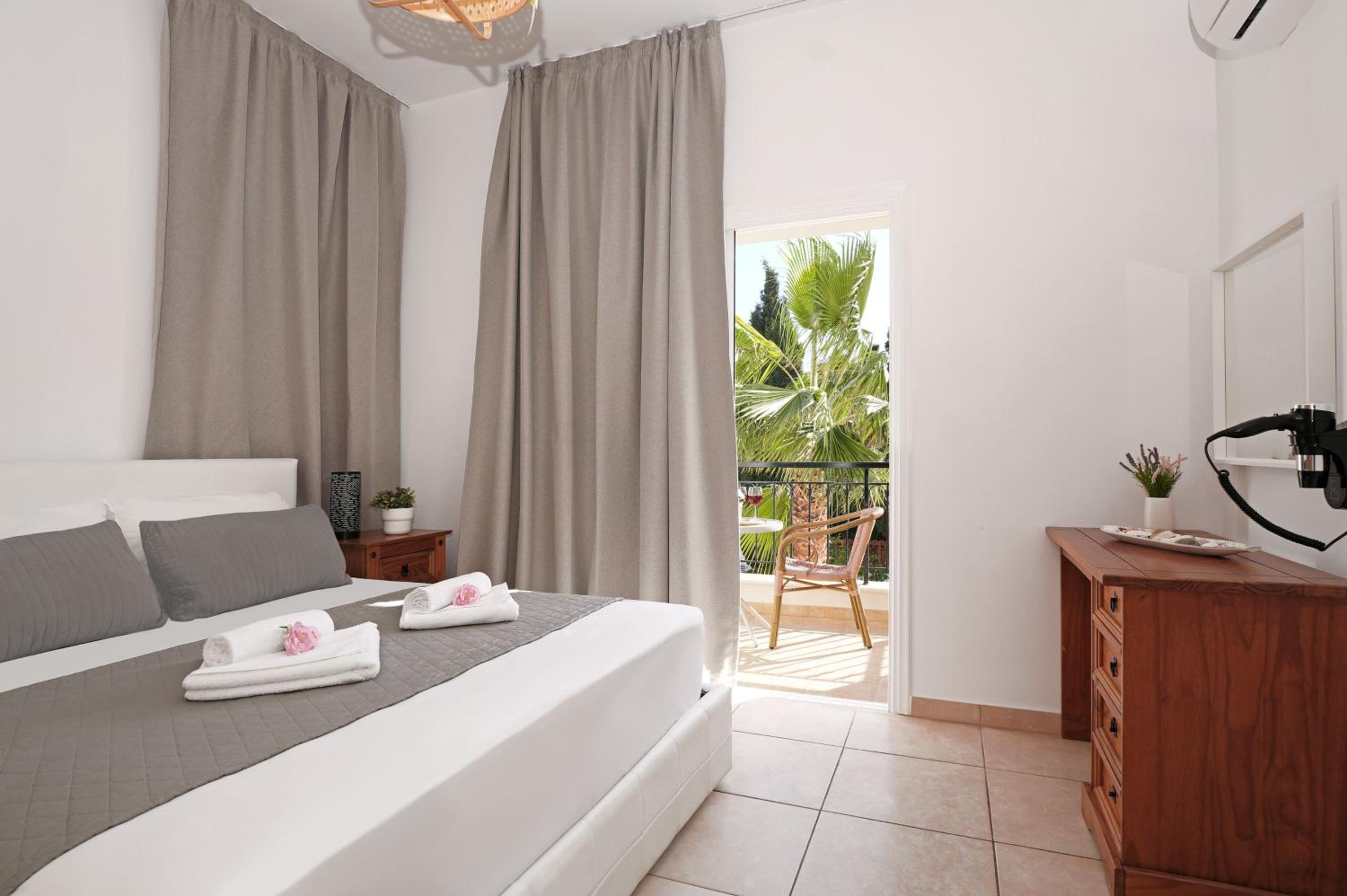 Villa Posidonia - 200m from Sandy Beach