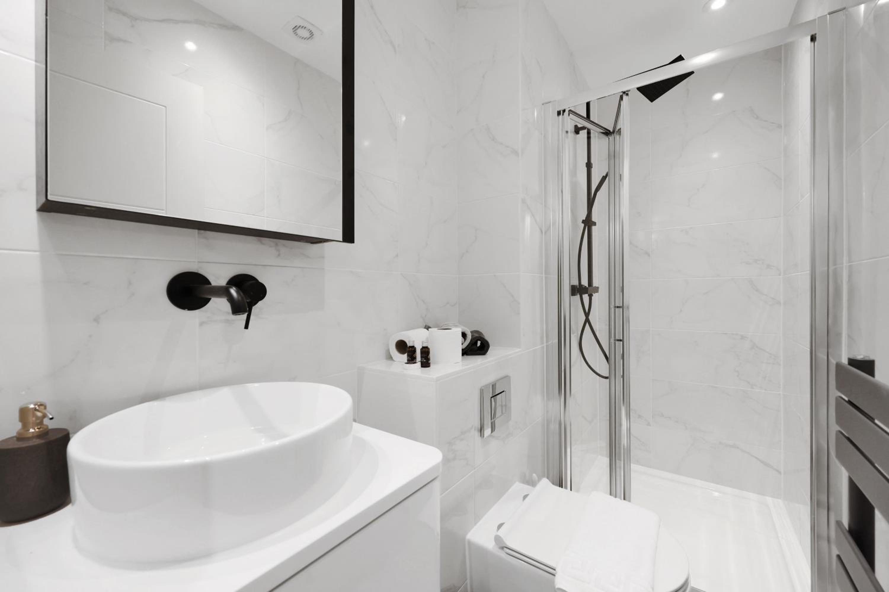 Hilldrop Apartments Short Term Rental & Flexible Renting Islington with Free WiFi, Parking & Garden