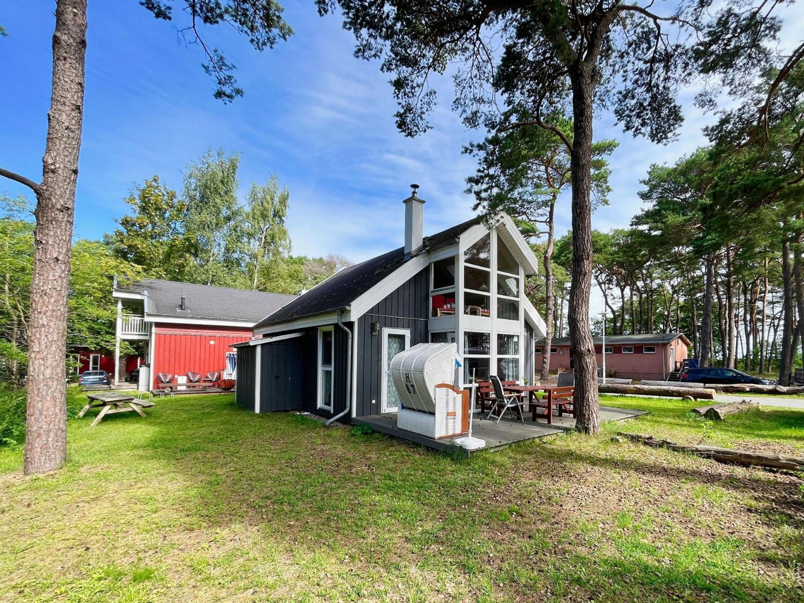 strandnahes Ferienhaus mit Kamin und Terrasse - Ferienhaus Seerobbe