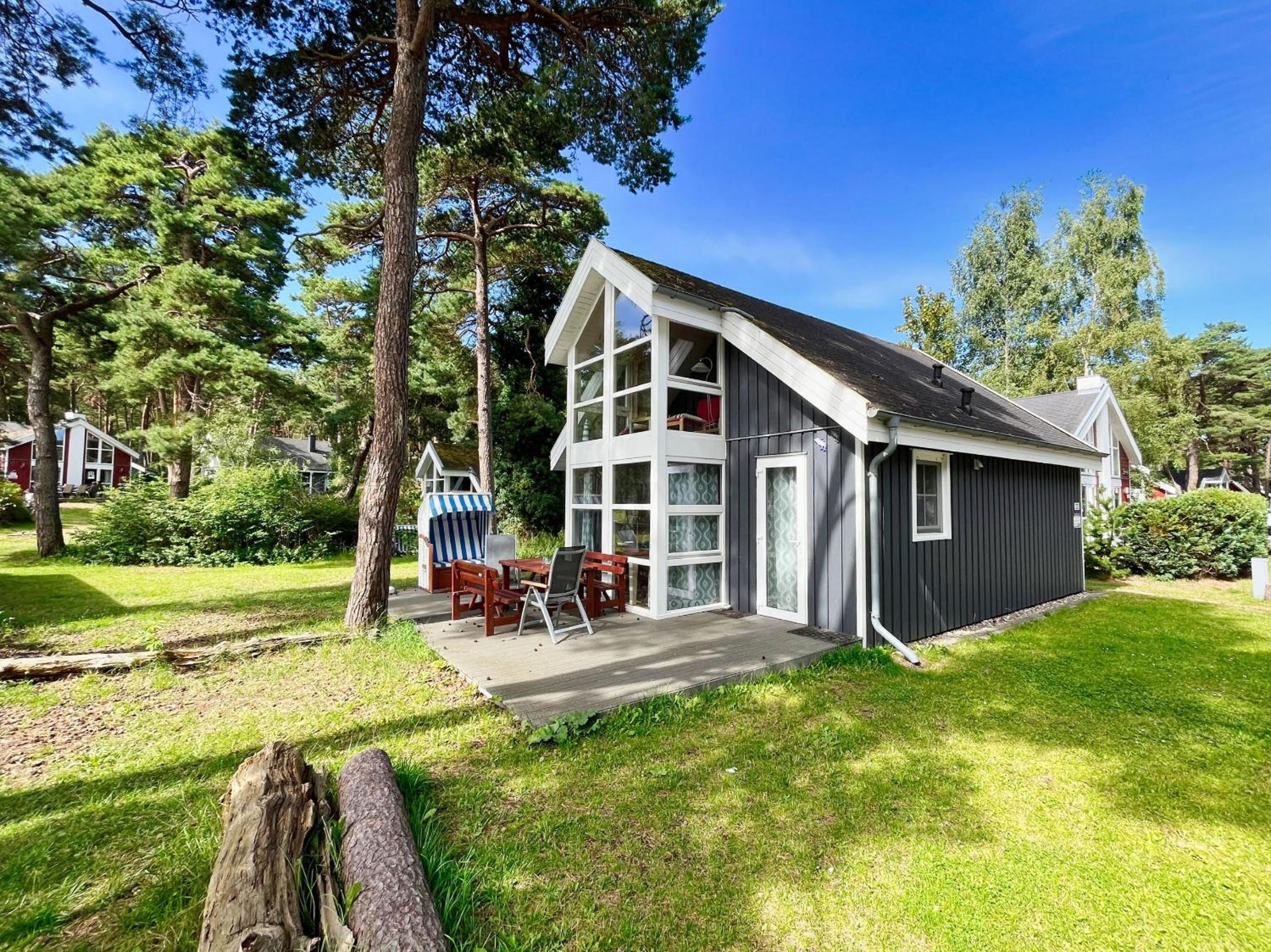 strandnahes Ferienhaus mit Kamin und Terrasse - Ferienhaus Seerobbe