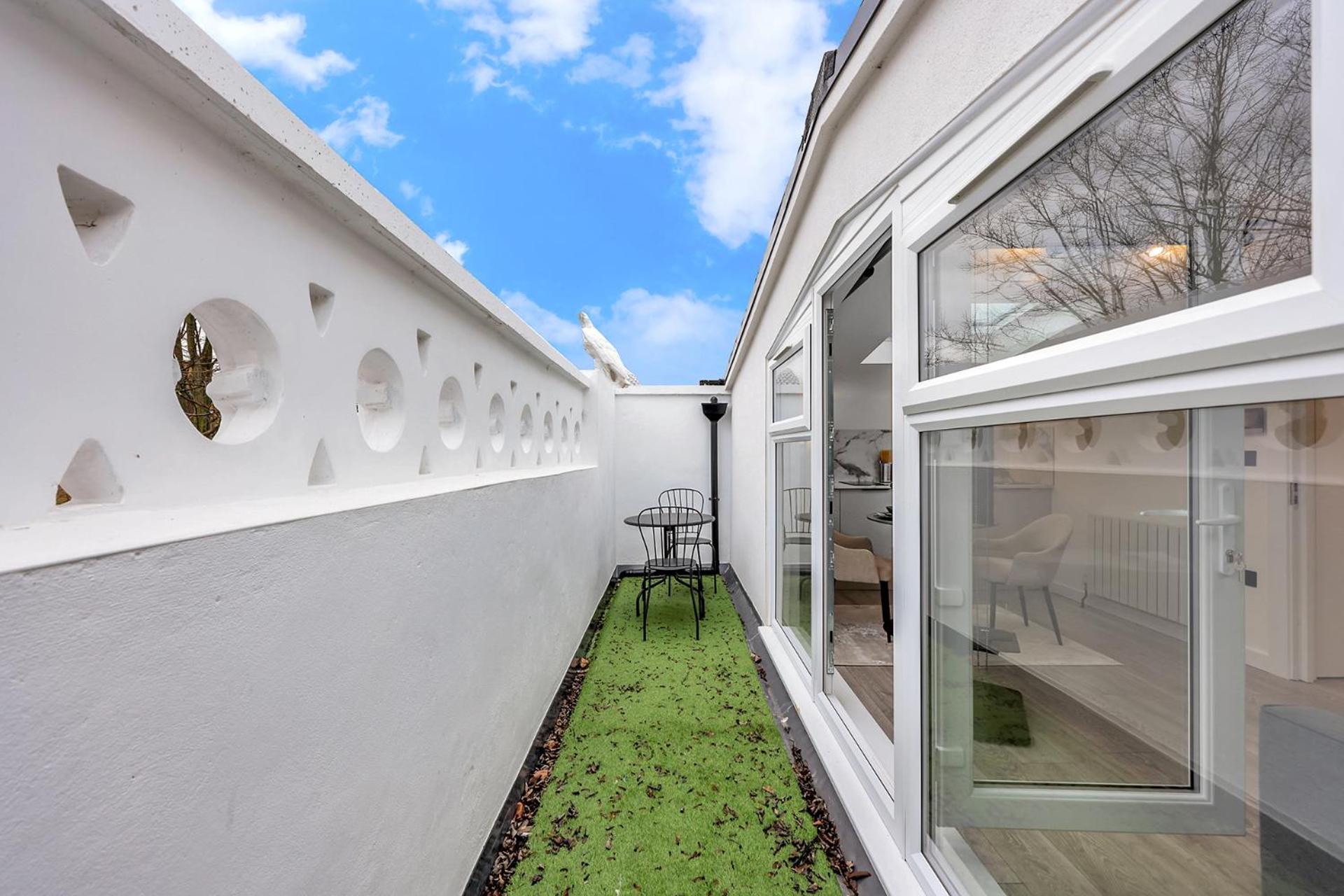 Hilldrop Apartments Short Term Rental & Flexible Renting Islington with Free WiFi, Parking & Garden