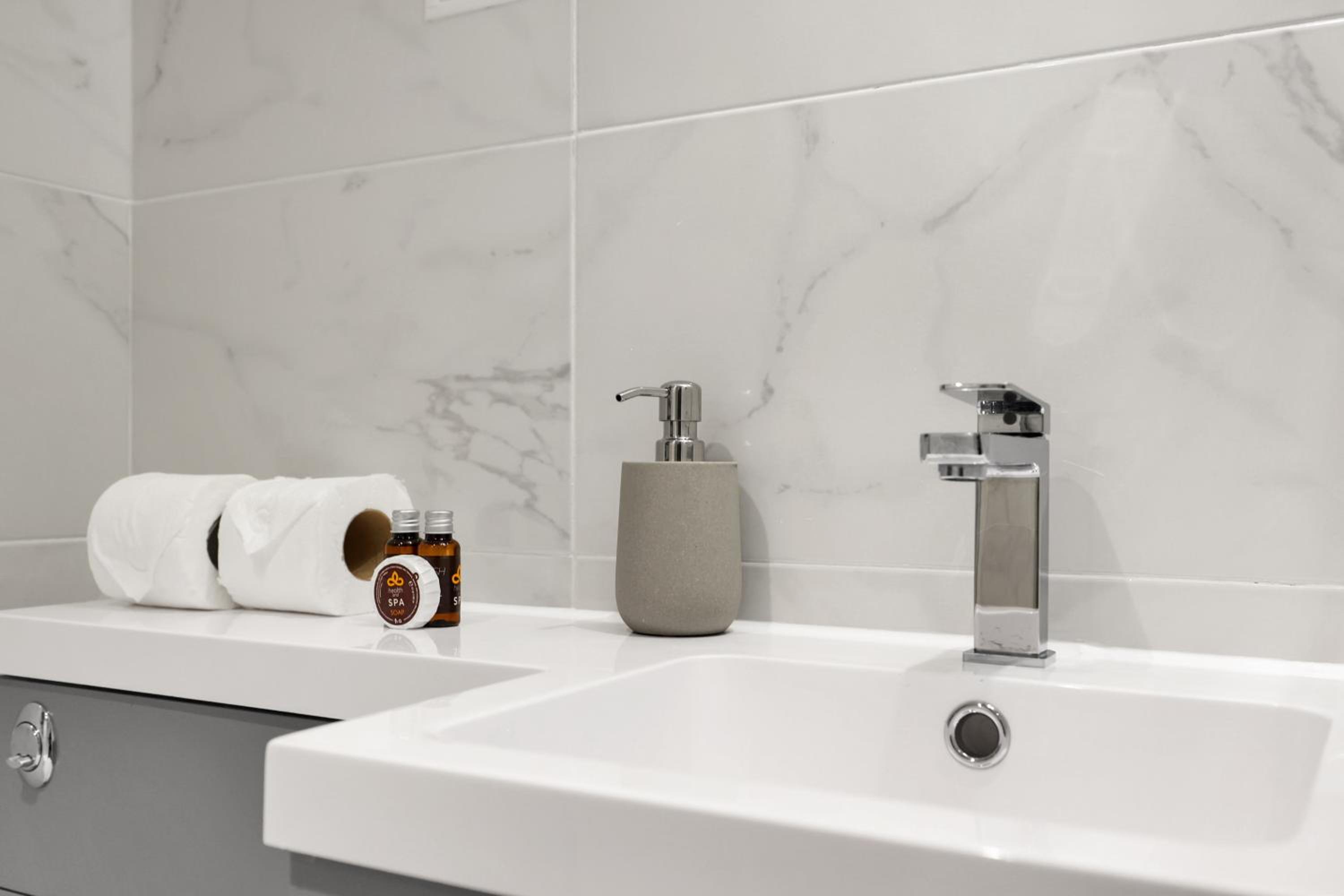 Hilldrop Apartments Short Term Rental & Flexible Renting Islington with Free WiFi, Parking & Garden