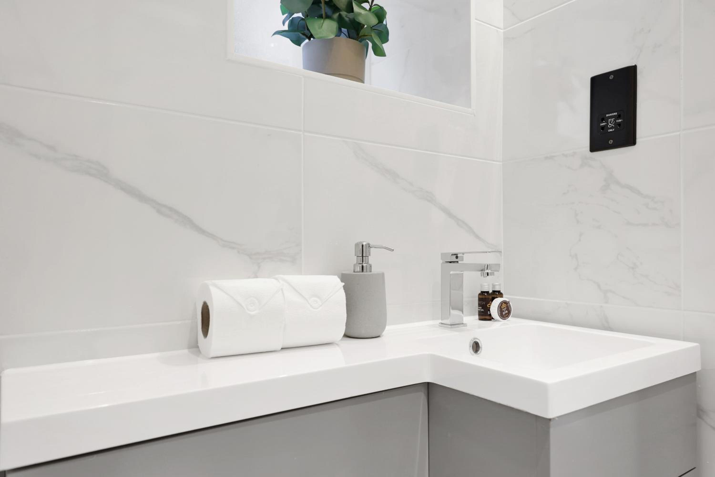 Hilldrop Apartments Short Term Rental & Flexible Renting Islington with Free WiFi, Parking & Garden