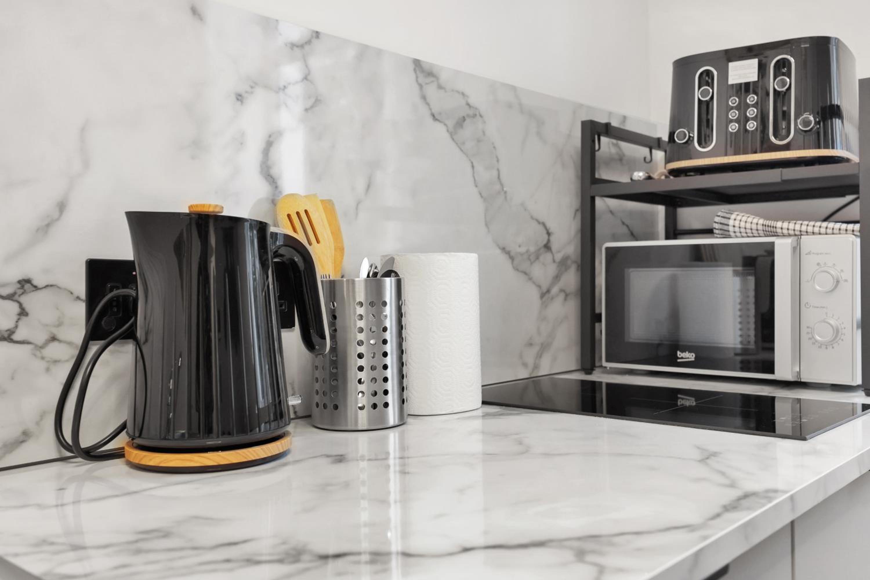 Hilldrop Apartments Short Term Rental & Flexible Renting Islington with Free WiFi, Parking & Garden