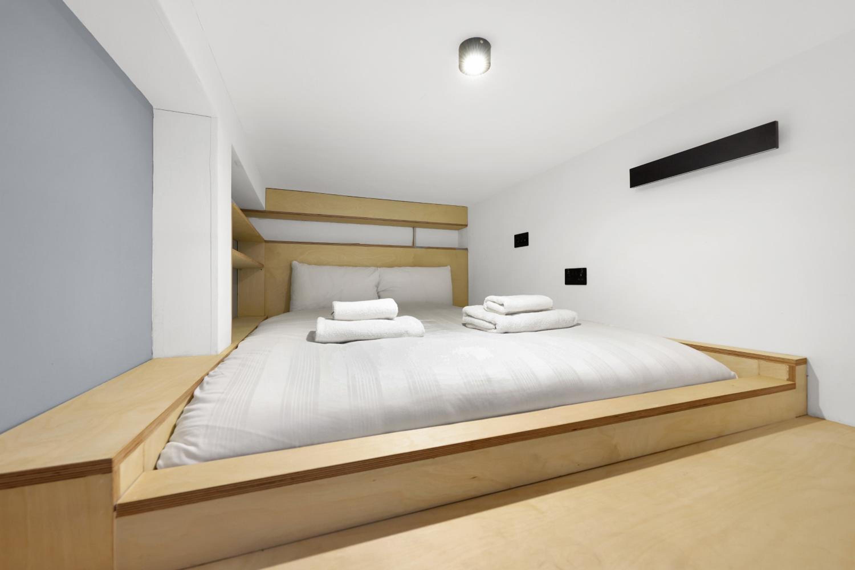 Hilldrop Apartments Short Term Rental & Flexible Renting Islington with Free WiFi, Parking & Garden