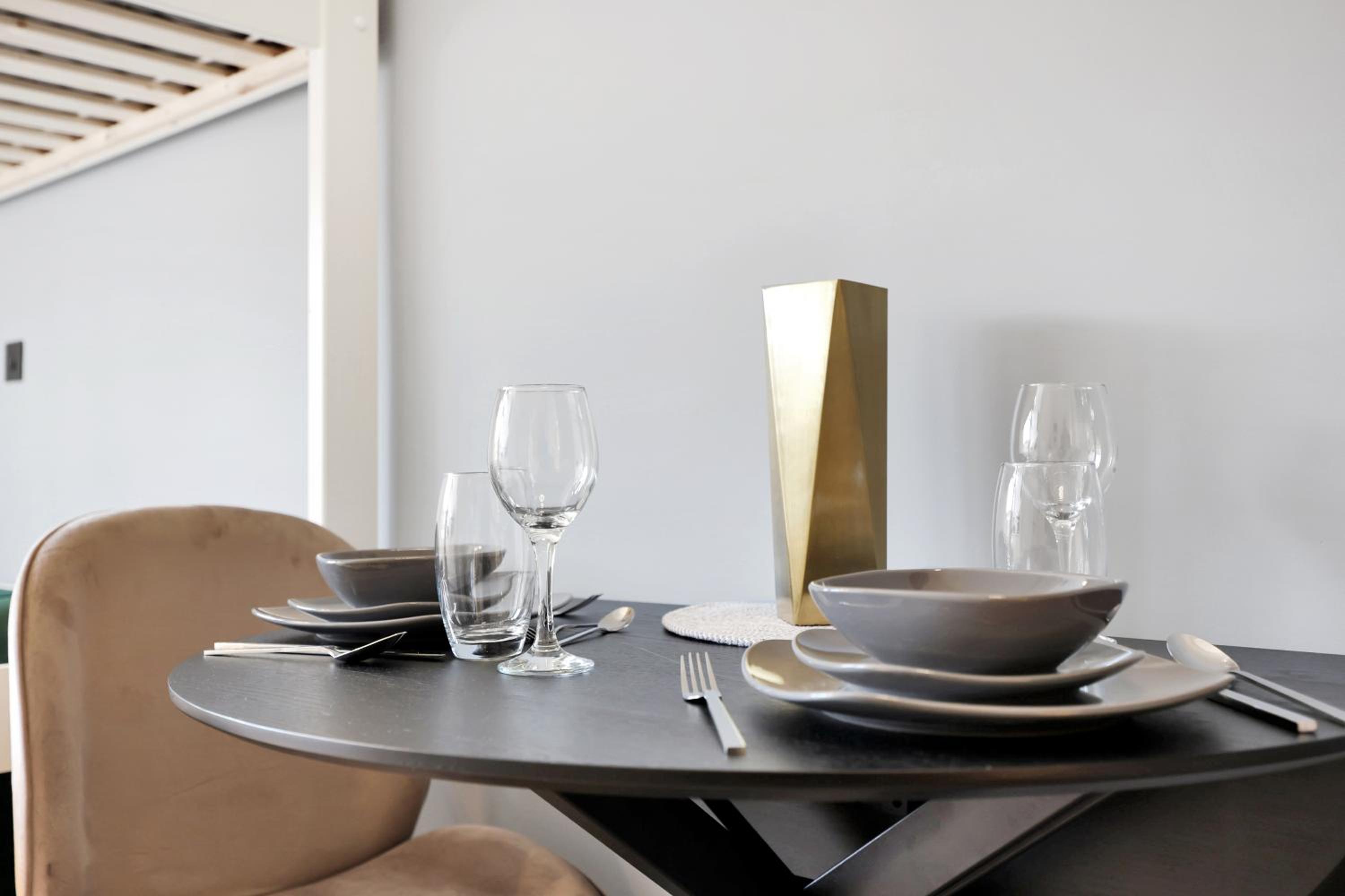 Hilldrop Apartments Short Term Rental & Flexible Renting Islington with Free WiFi, Parking & Garden