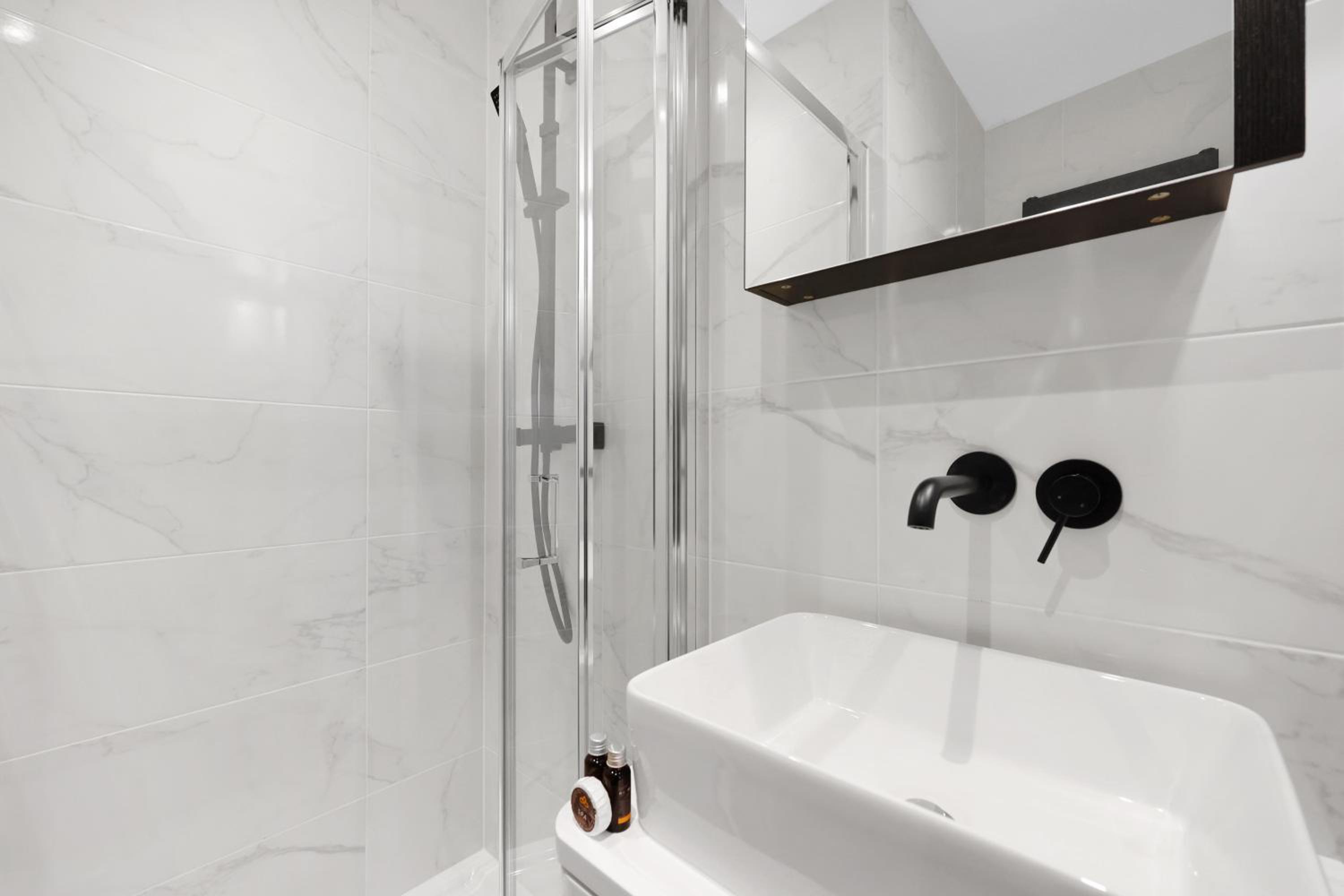 Hilldrop Apartments Short Term Rental & Flexible Renting Islington with Free WiFi, Parking & Garden
