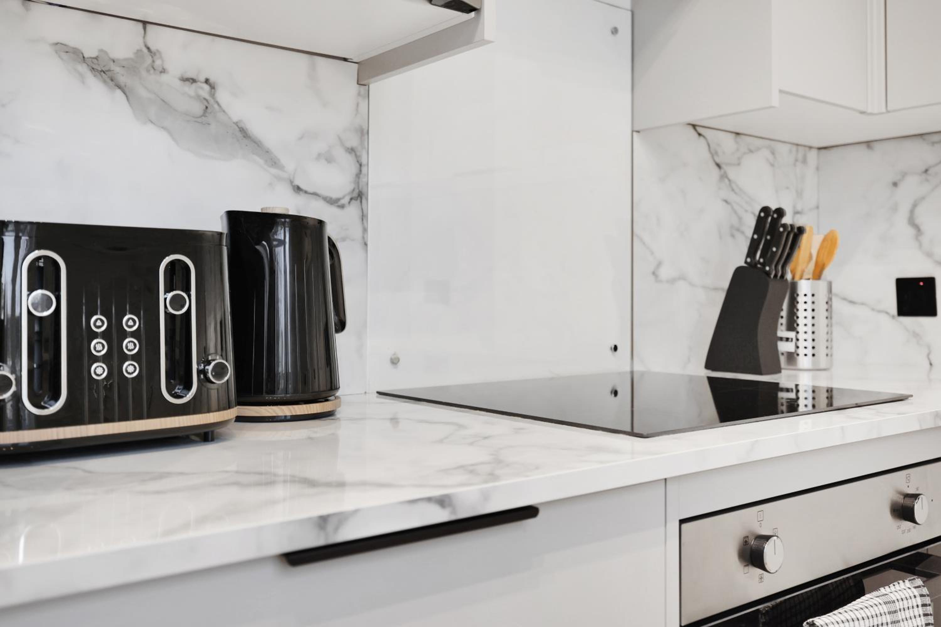 Hilldrop Apartments Short Term Rental & Flexible Renting Islington with Free WiFi, Parking & Garden