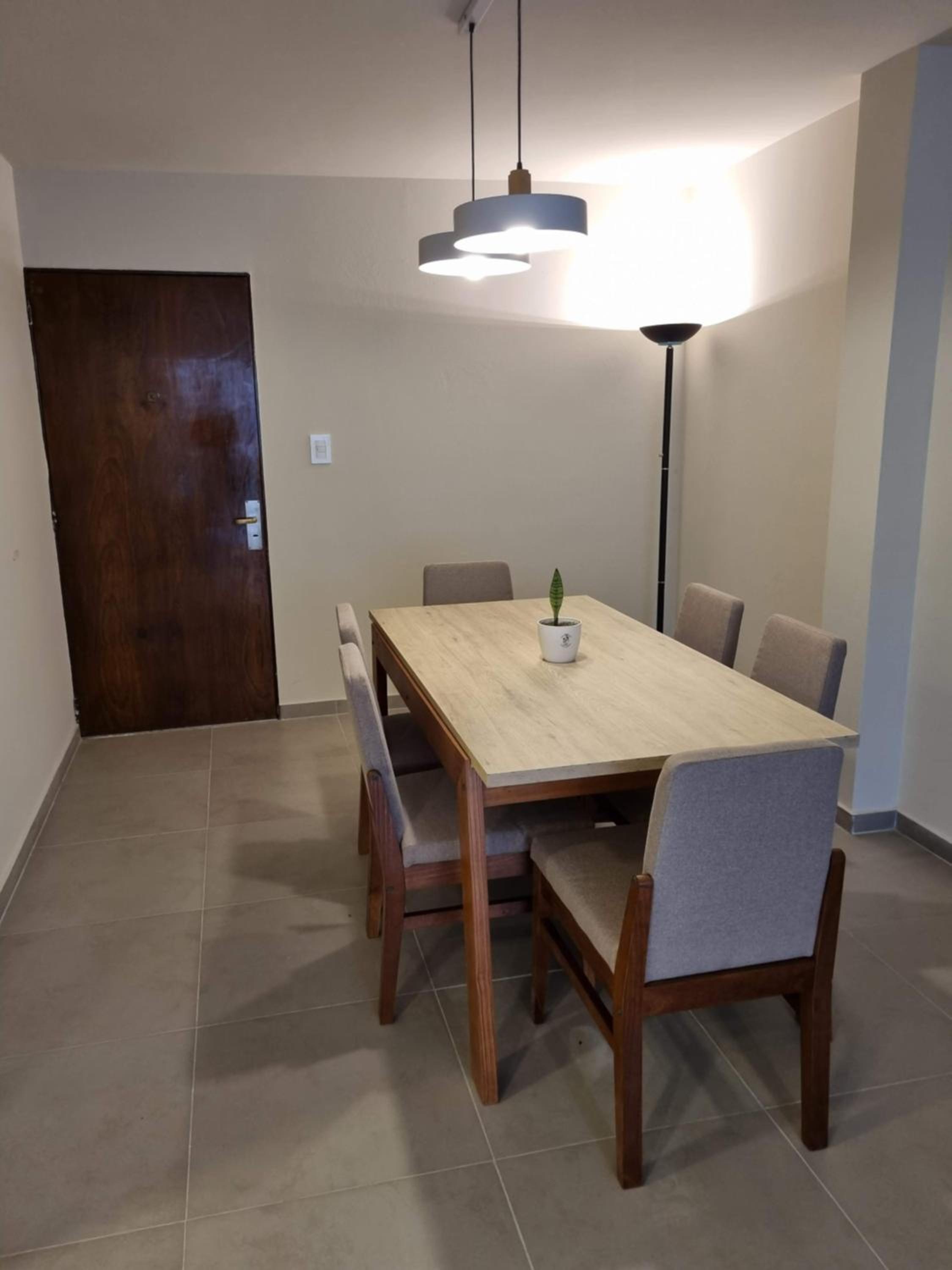 HERMOSO - CATEGORIA Departamento 90 m2 CENTRO con COCHERA opcional