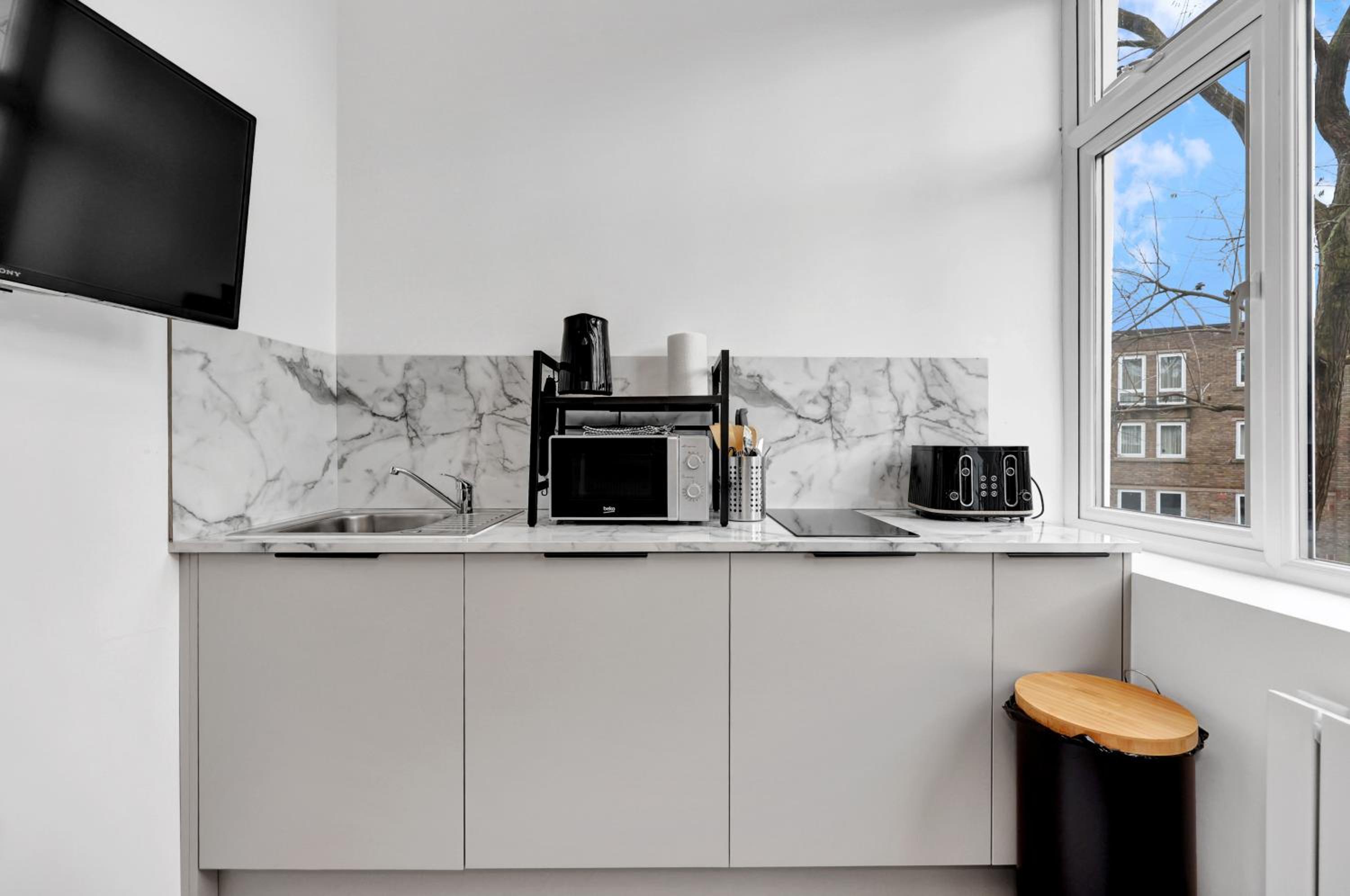 Hilldrop Apartments Short Term Rental & Flexible Renting Islington with Free WiFi, Parking & Garden