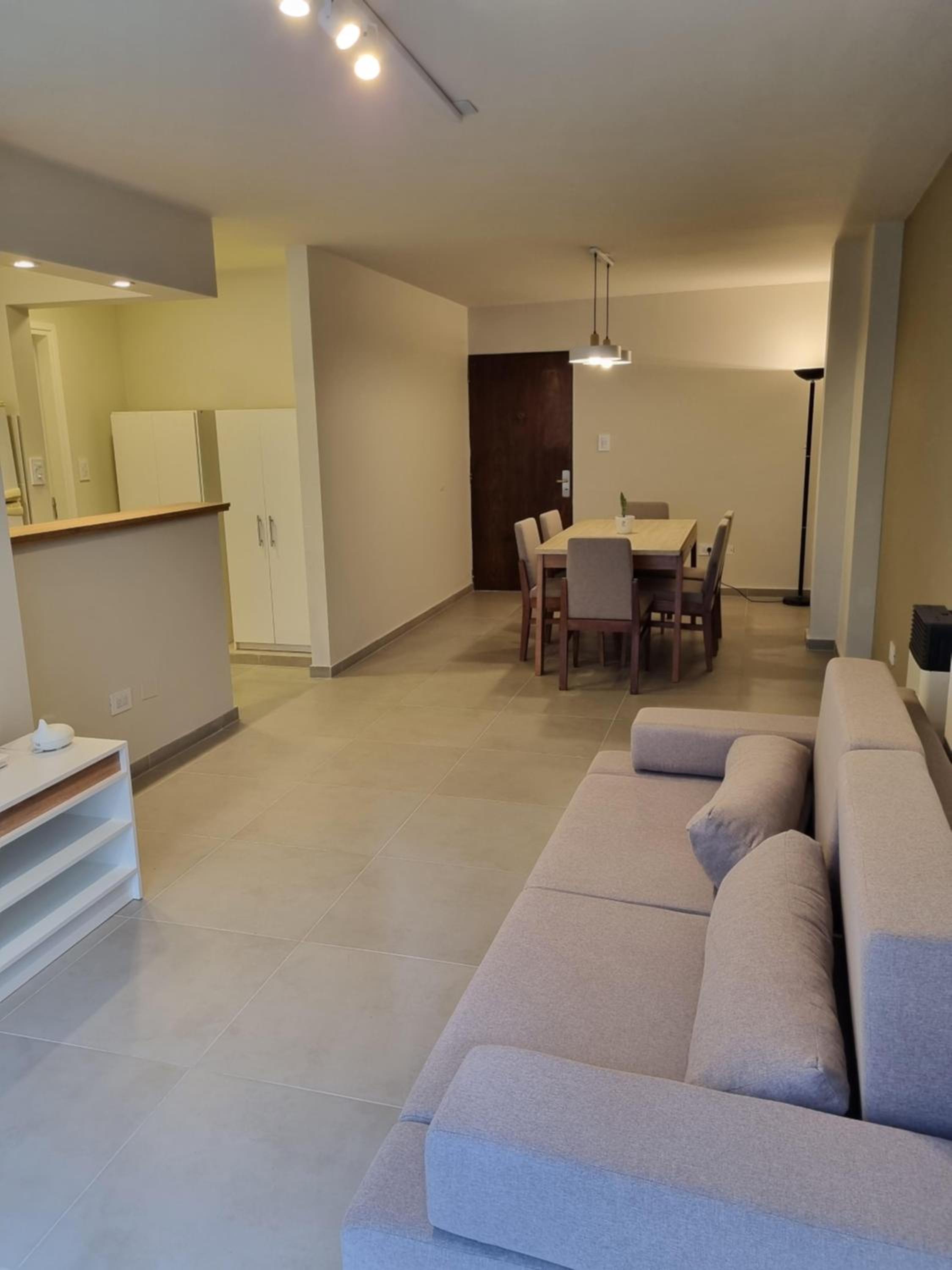 HERMOSO - CATEGORIA Departamento 90 m2 CENTRO con COCHERA opcional