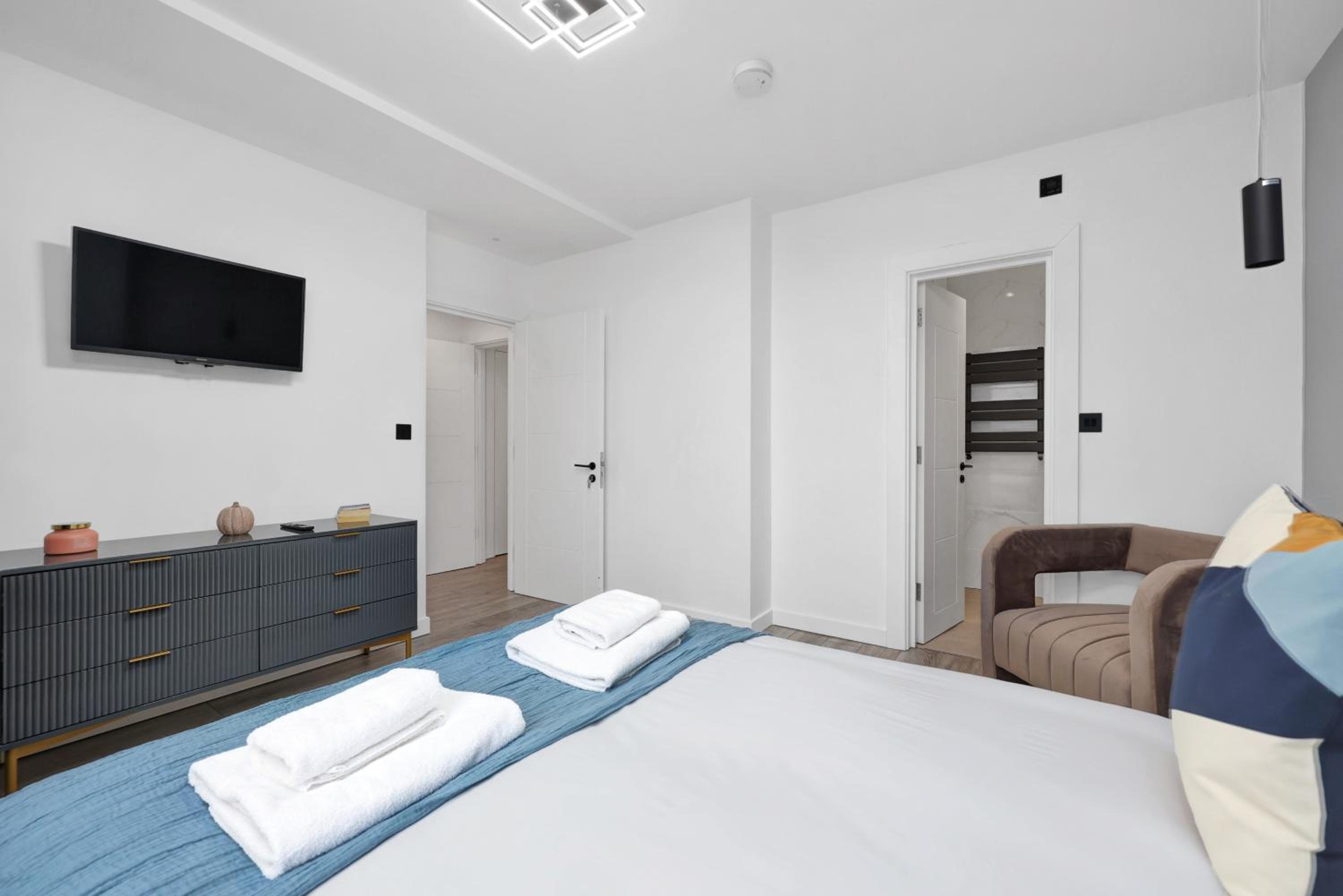 Hilldrop Apartments Short Term Rental & Flexible Renting Islington with Free WiFi, Parking & Garden