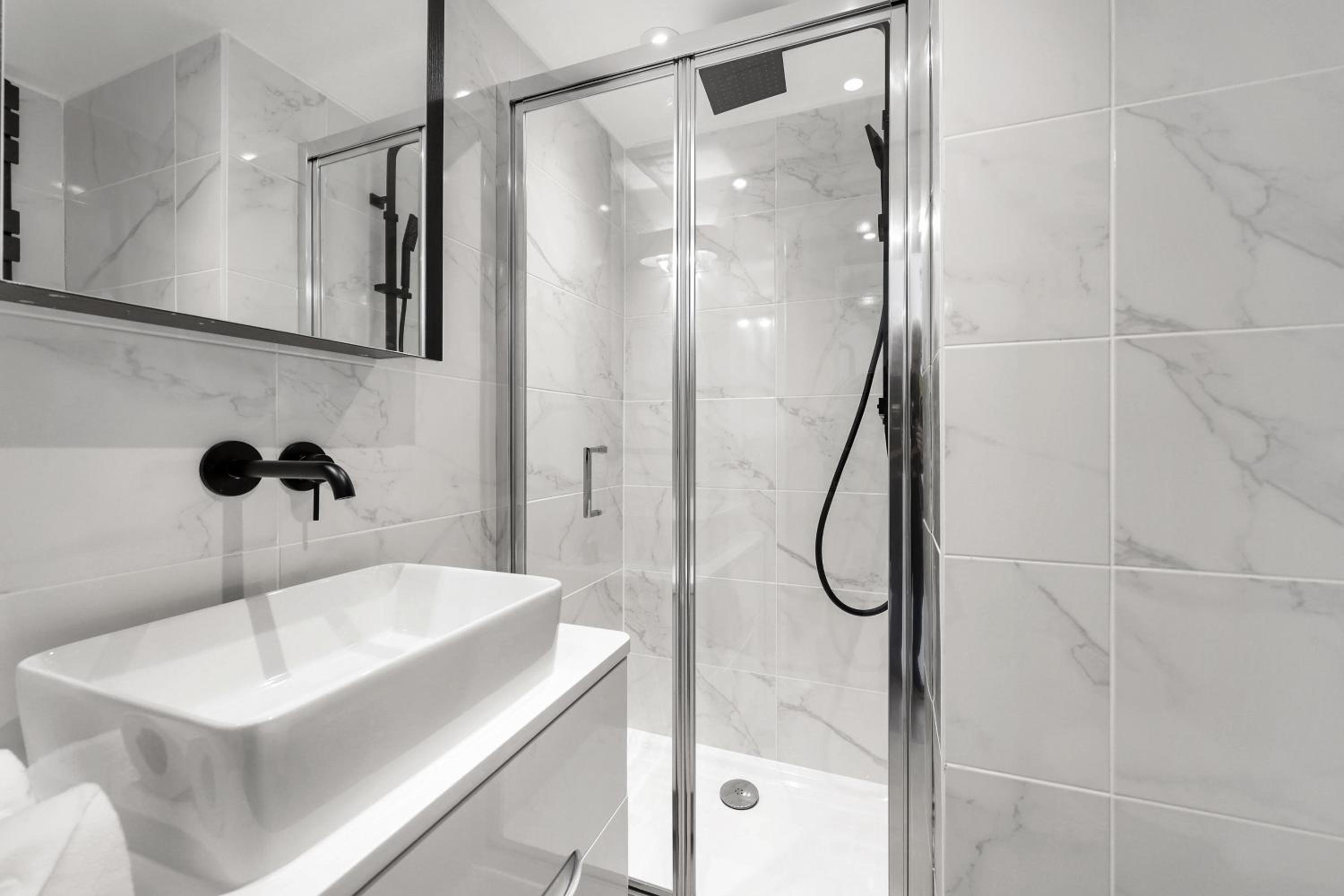 Hilldrop Apartments Short Term Rental & Flexible Renting Islington with Free WiFi, Parking & Garden