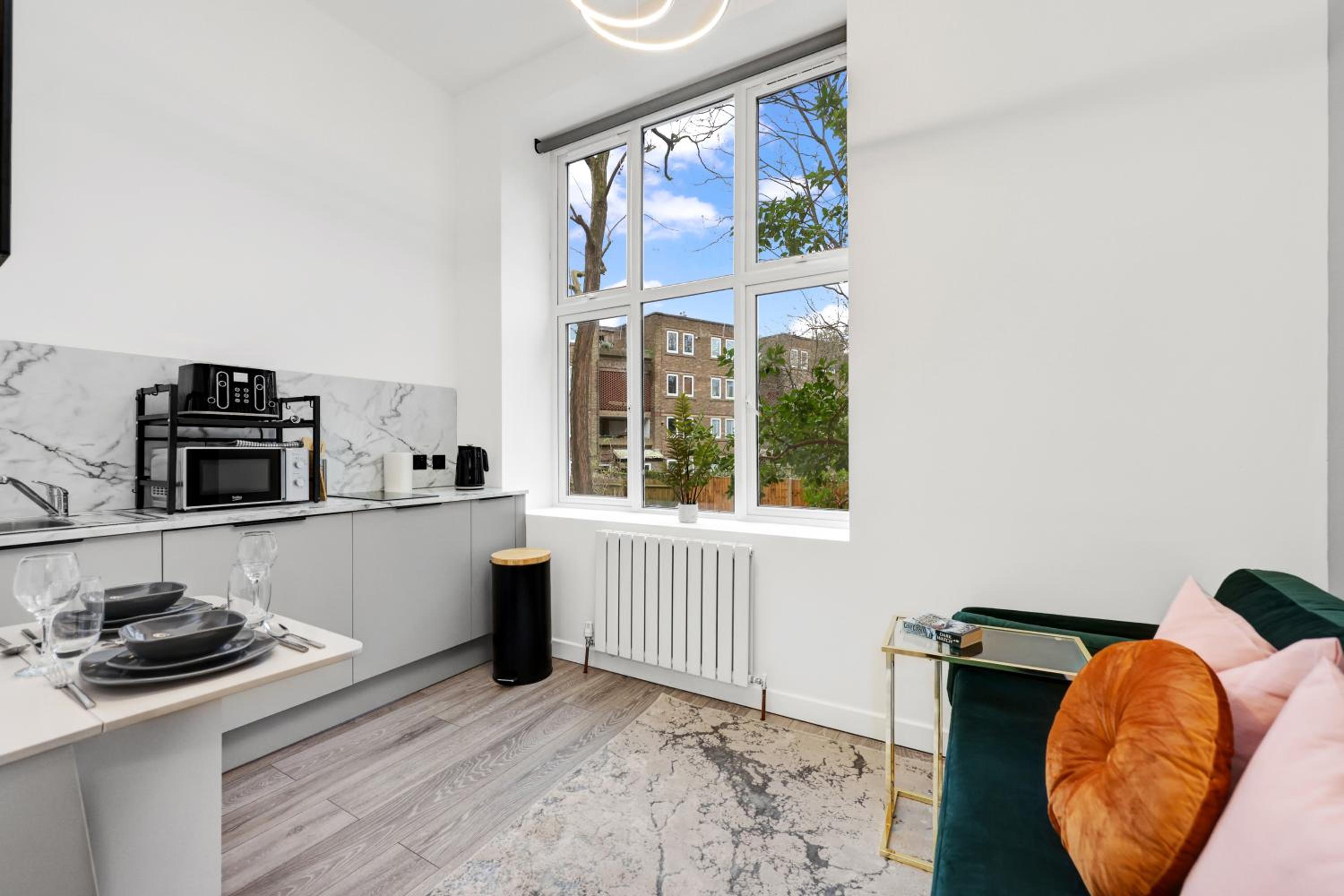 Hilldrop Apartments Short Term Rental & Flexible Renting Islington with Free WiFi, Parking & Garden