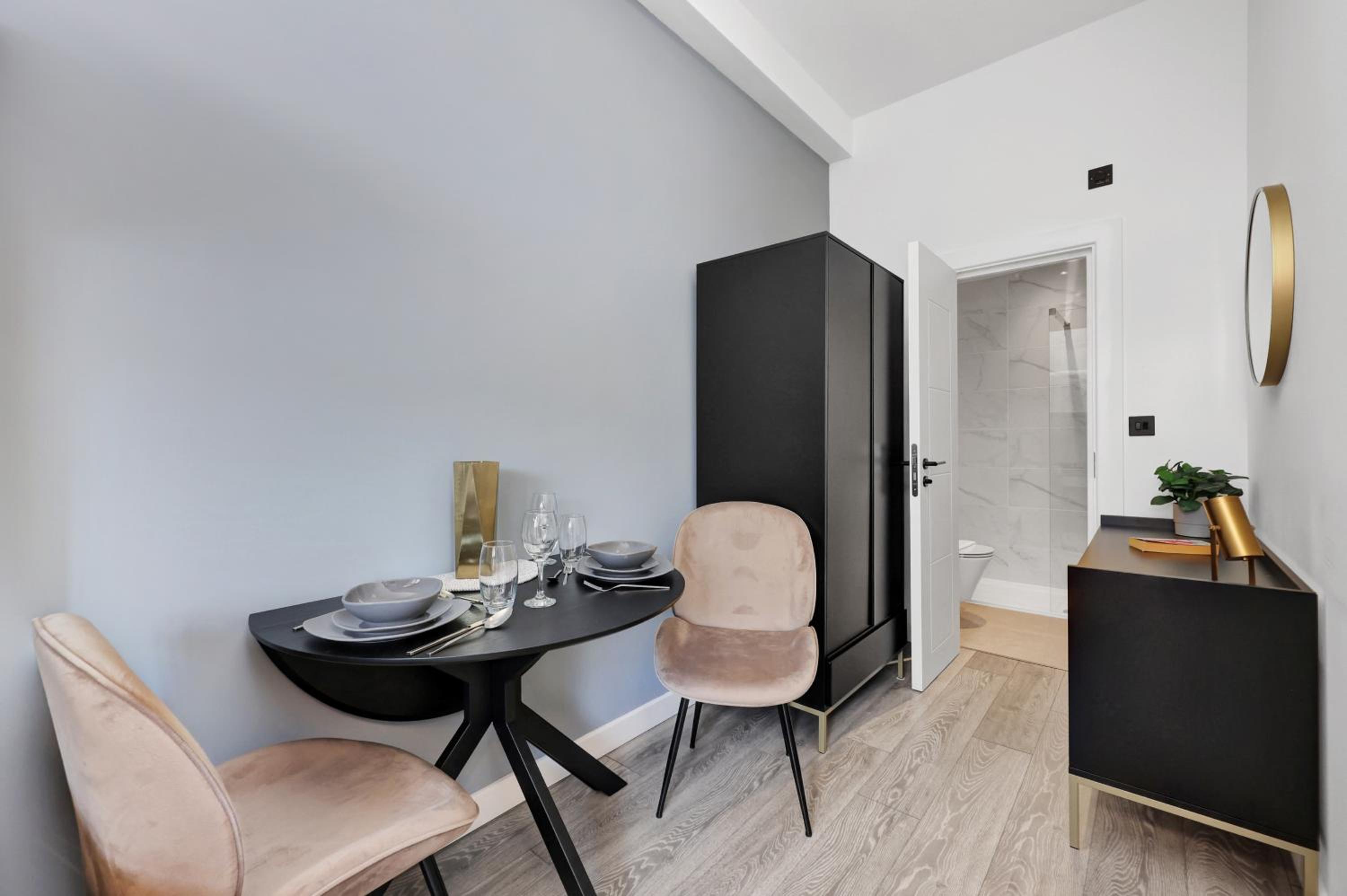 Hilldrop Apartments Short Term Rental & Flexible Renting Islington with Free WiFi, Parking & Garden