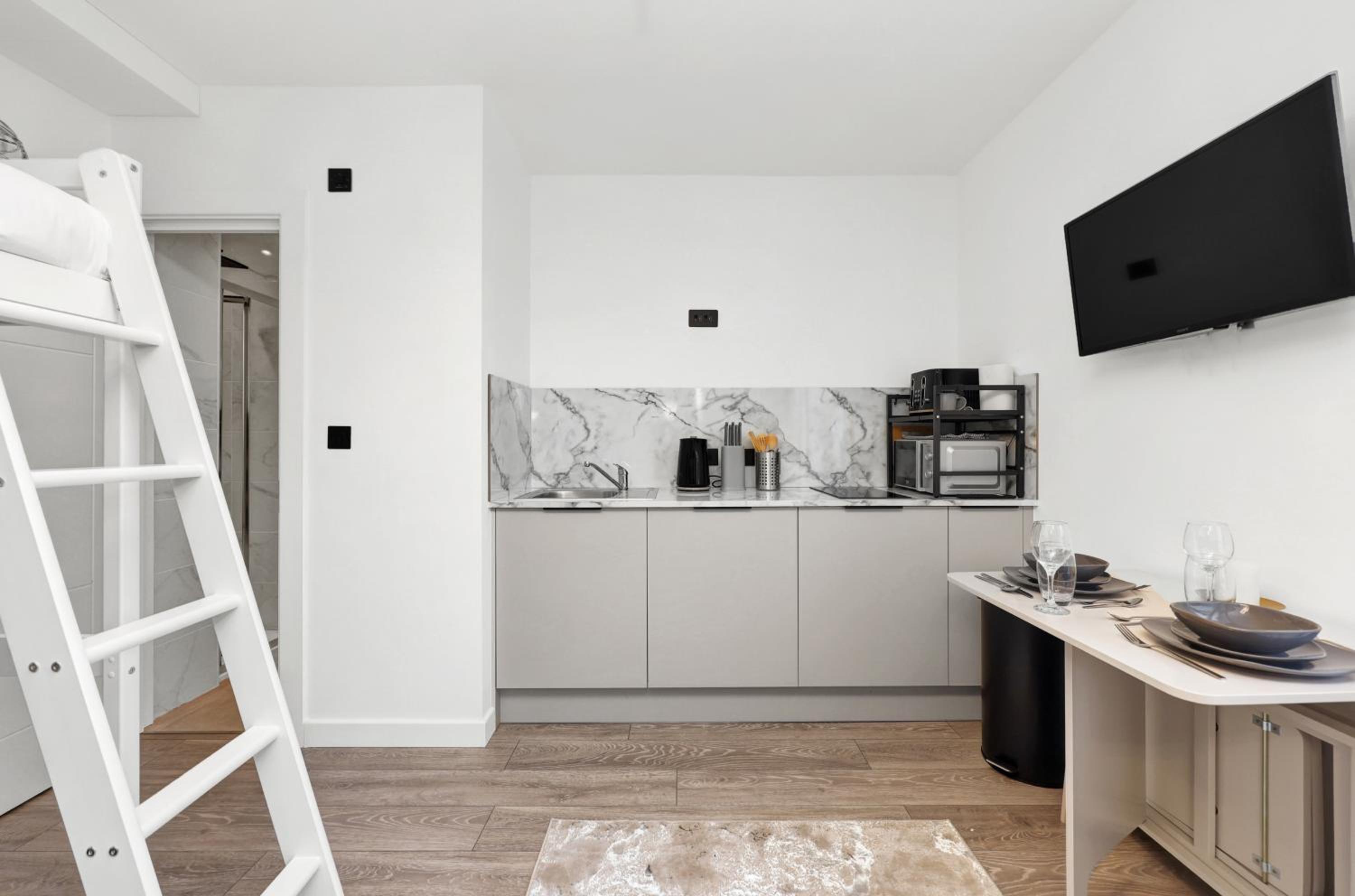 Hilldrop Apartments Short Term Rental & Flexible Renting Islington with Free WiFi, Parking & Garden