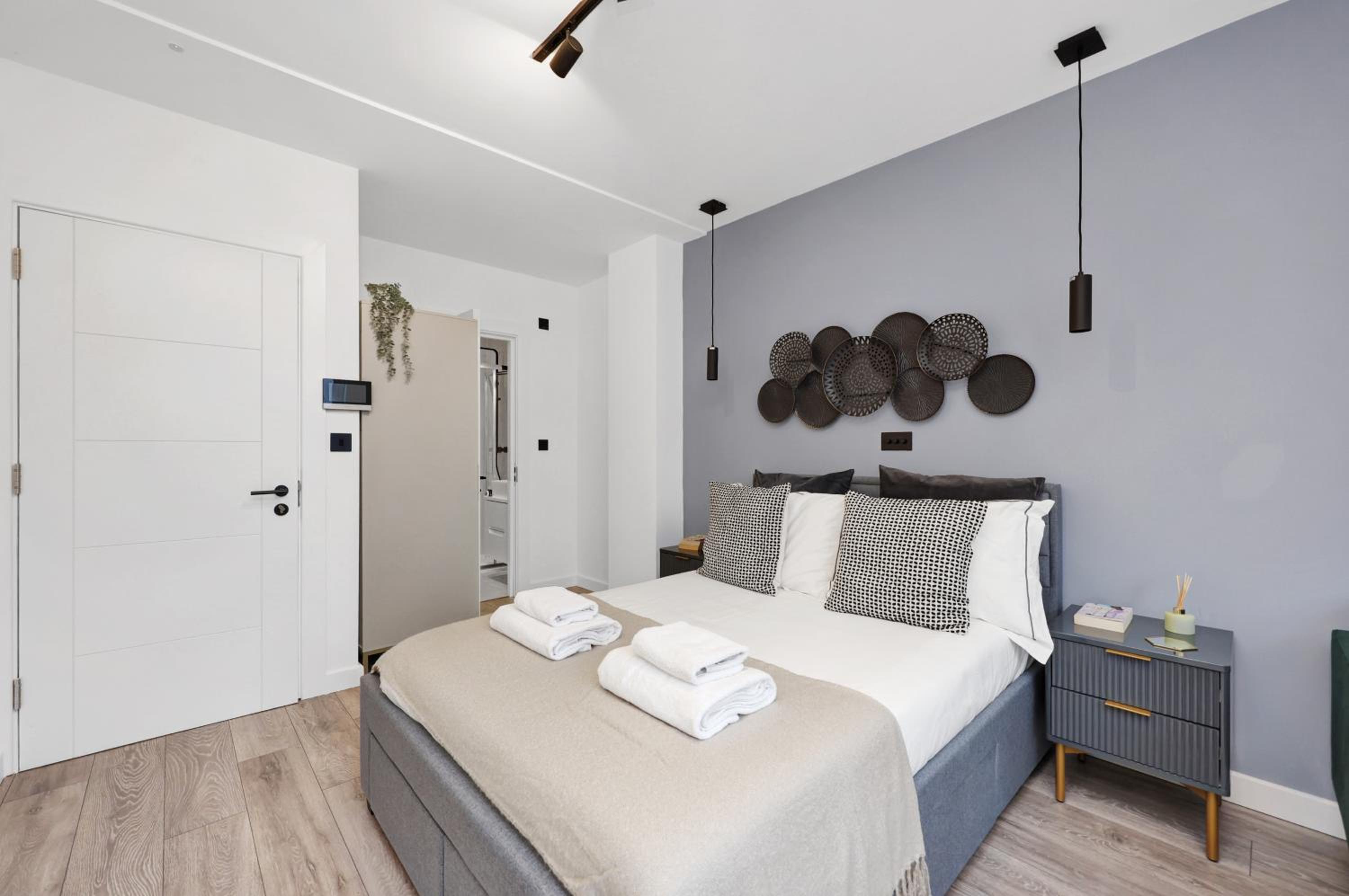 Hilldrop Apartments Short Term Rental & Flexible Renting Islington with Free WiFi, Parking & Garden