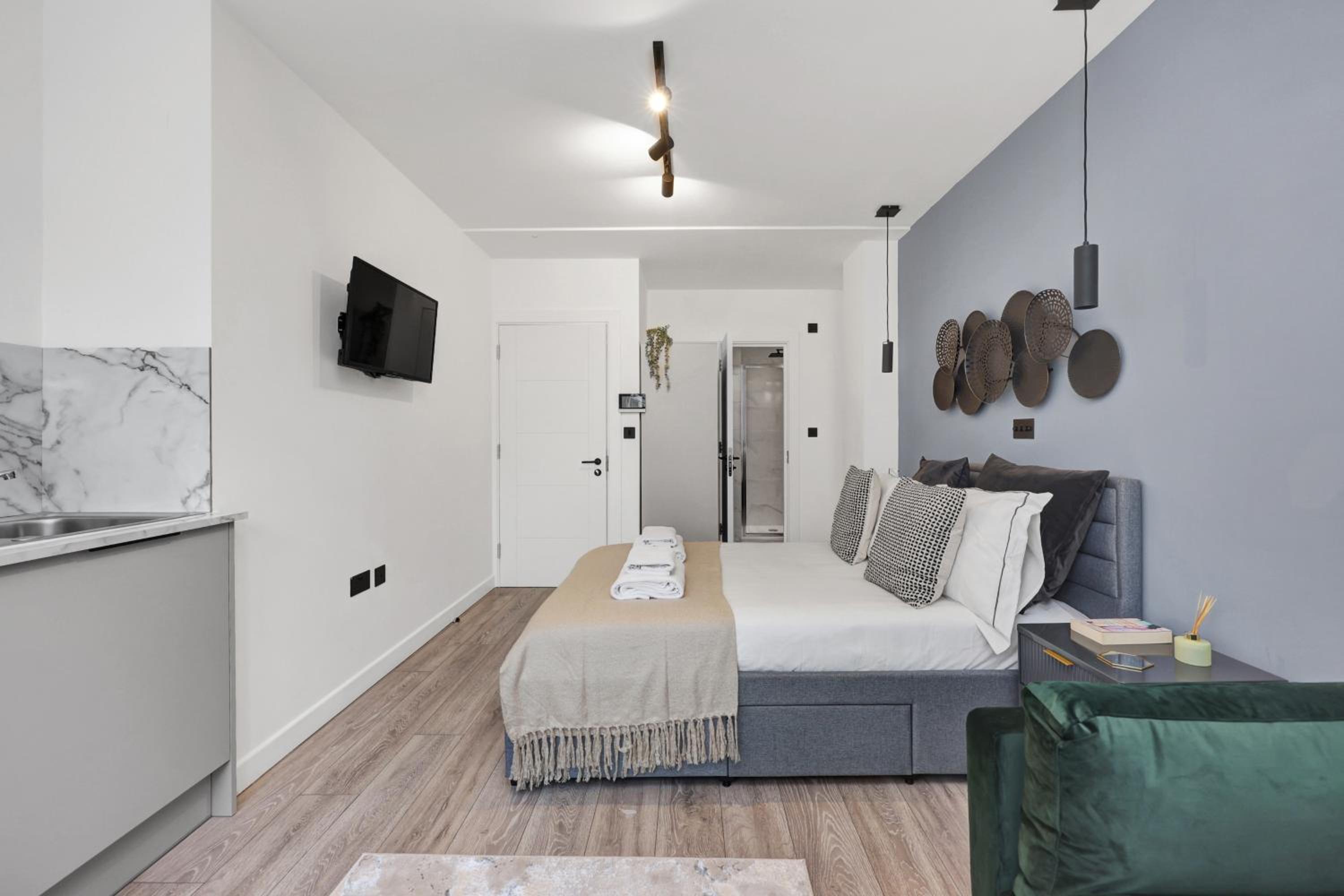 Hilldrop Apartments Short Term Rental & Flexible Renting Islington with Free WiFi, Parking & Garden