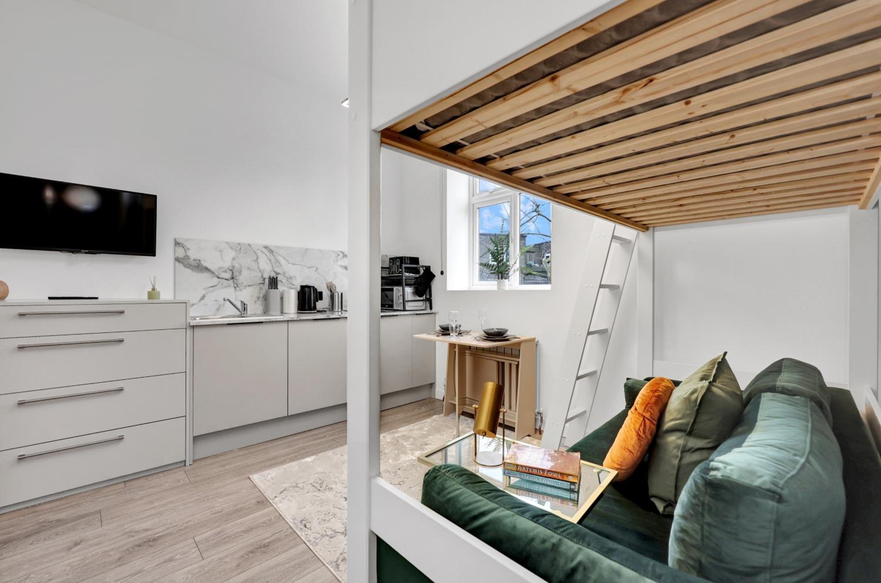 Hilldrop Apartments Short Term Rental & Flexible Renting Islington with Free WiFi, Parking & Garden
