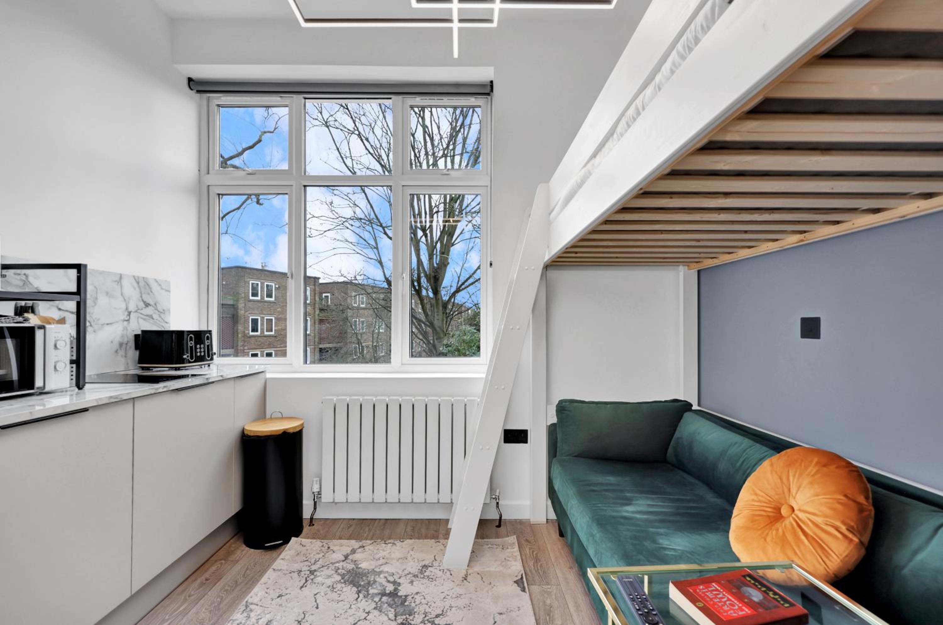 Hilldrop Apartments Short Term Rental & Flexible Renting Islington with Free WiFi, Parking & Garden