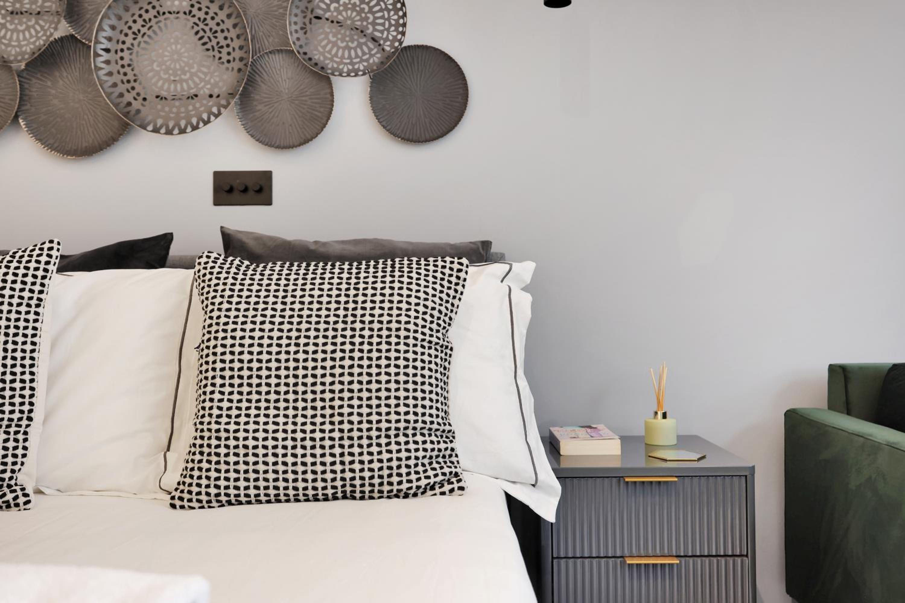 Hilldrop Apartments Short Term Rental & Flexible Renting Islington with Free WiFi, Parking & Garden