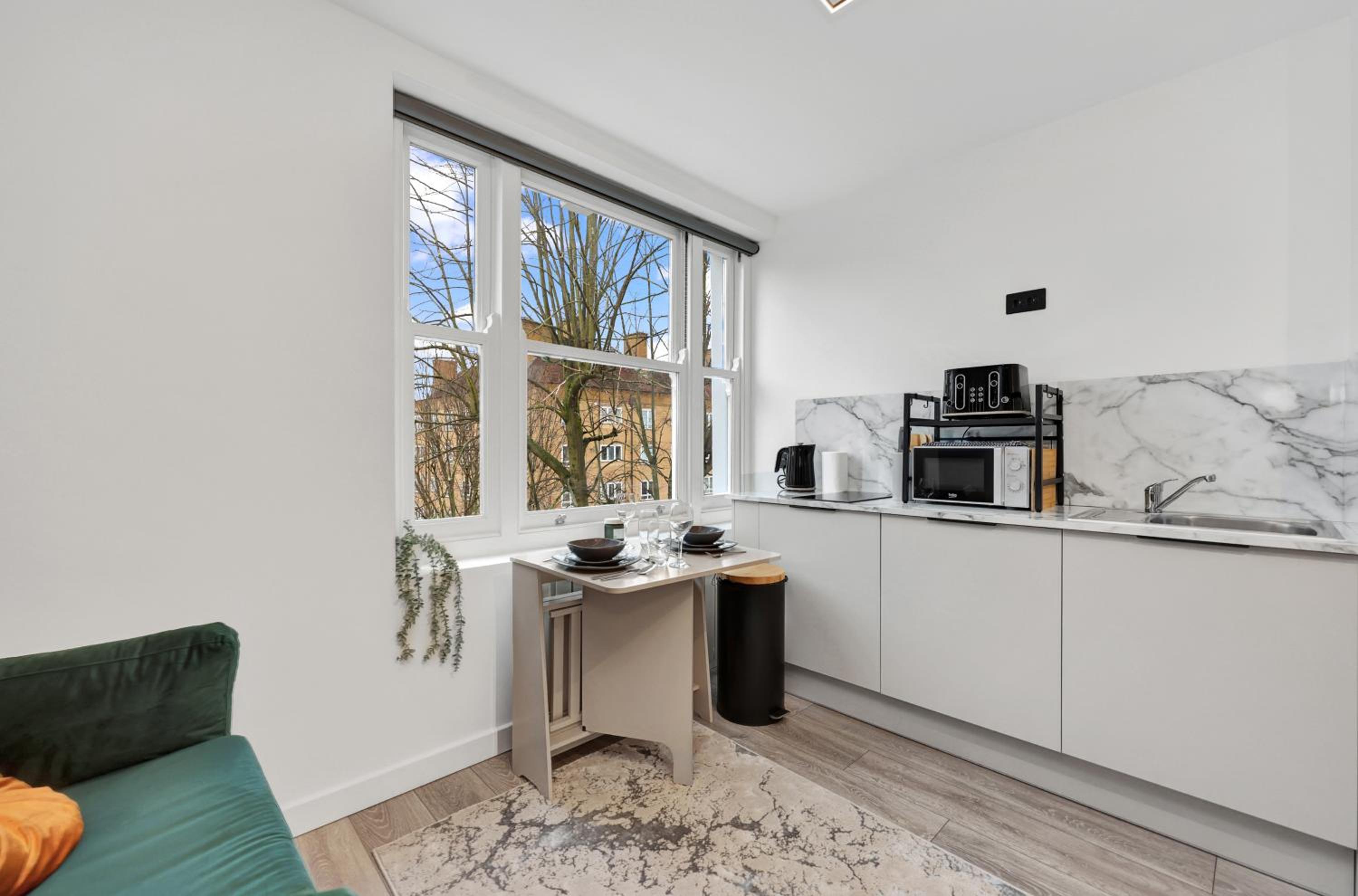 Hilldrop Apartments Short Term Rental & Flexible Renting Islington with Free WiFi, Parking & Garden