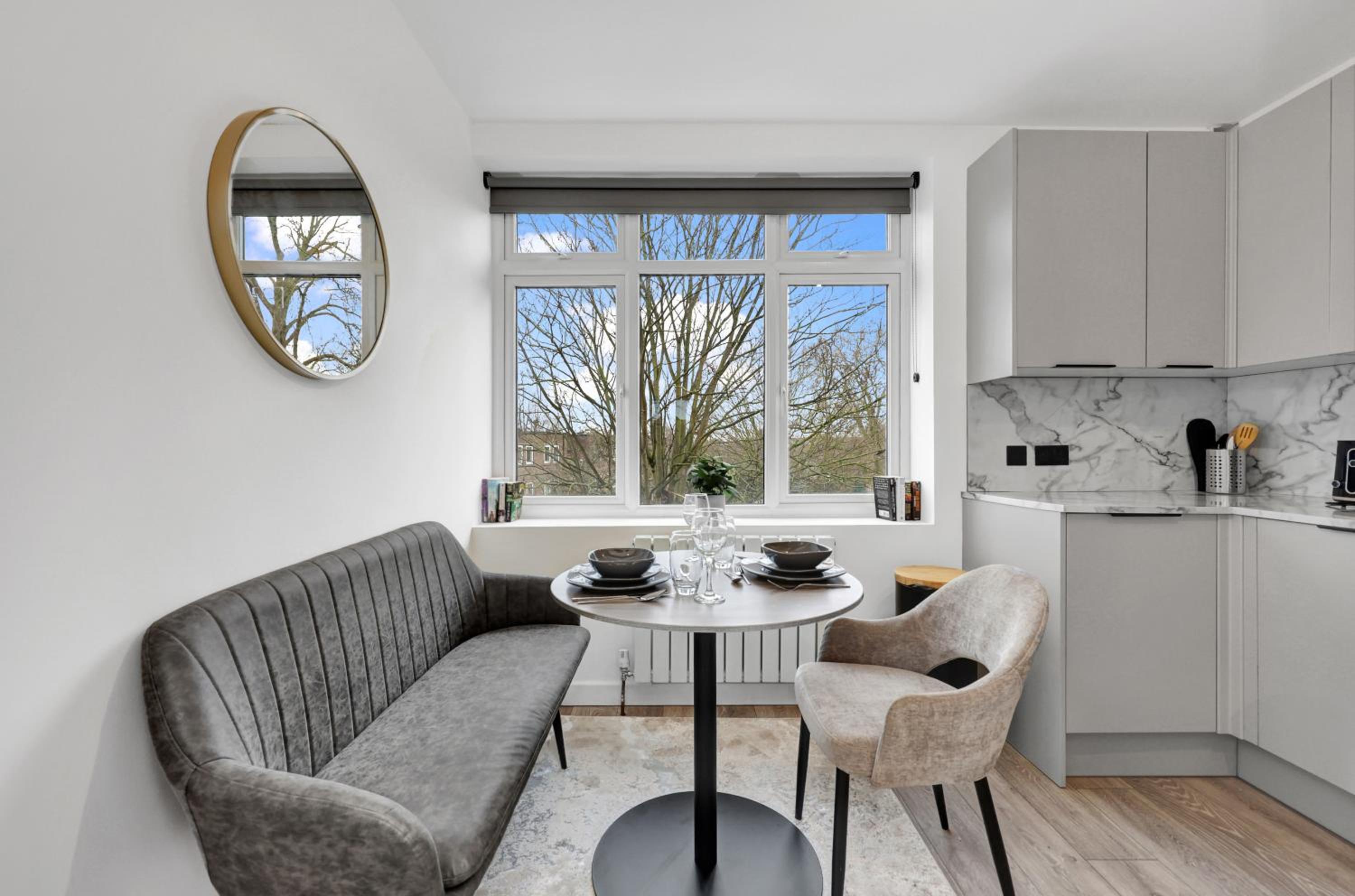Hilldrop Apartments Short Term Rental & Flexible Renting Islington with Free WiFi, Parking & Garden